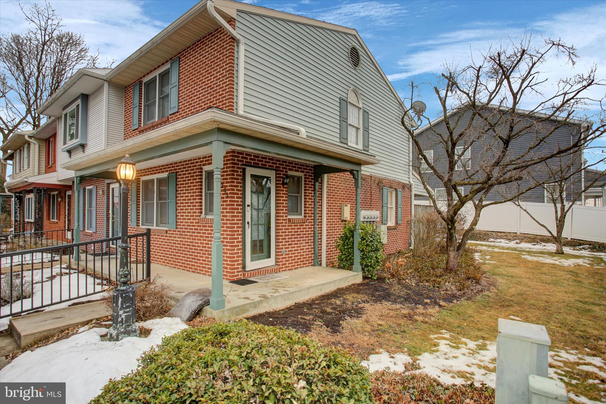 MORNINGSTAR SQUARE - Residential