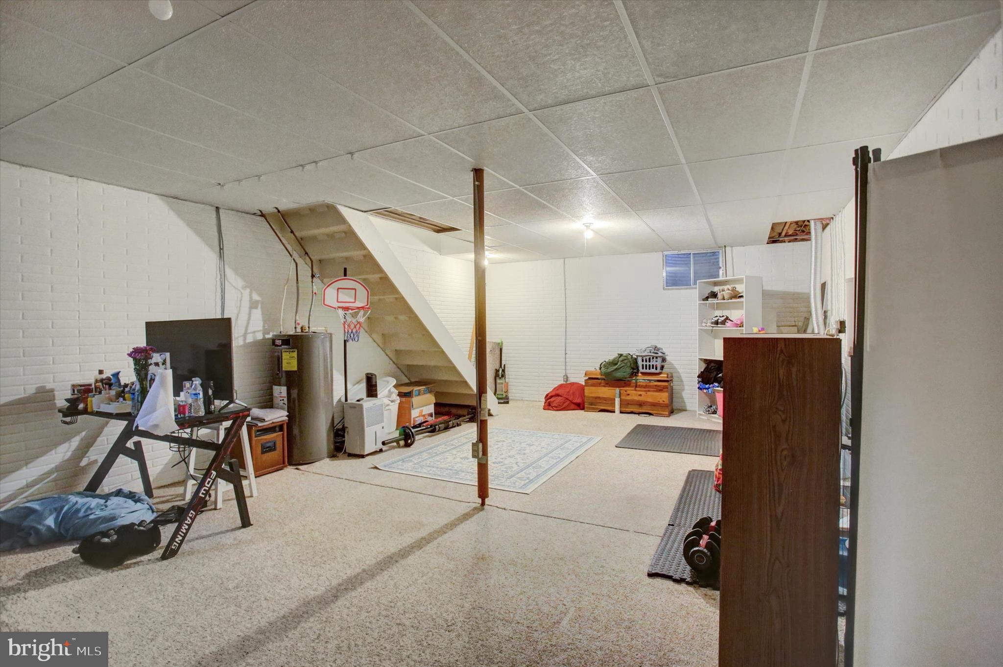 MORNINGSTAR SQUARE - Residential