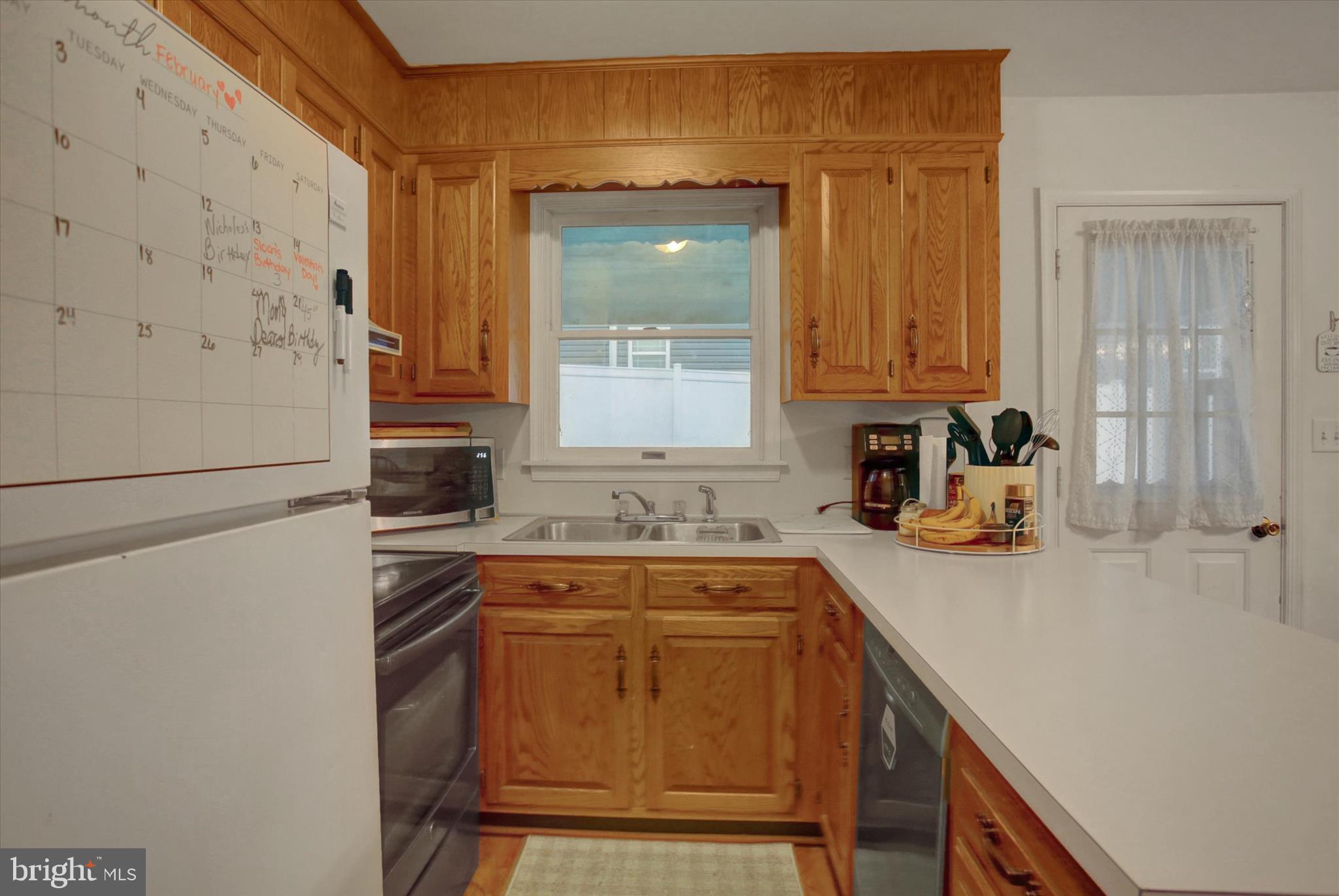 MORNINGSTAR SQUARE - Residential