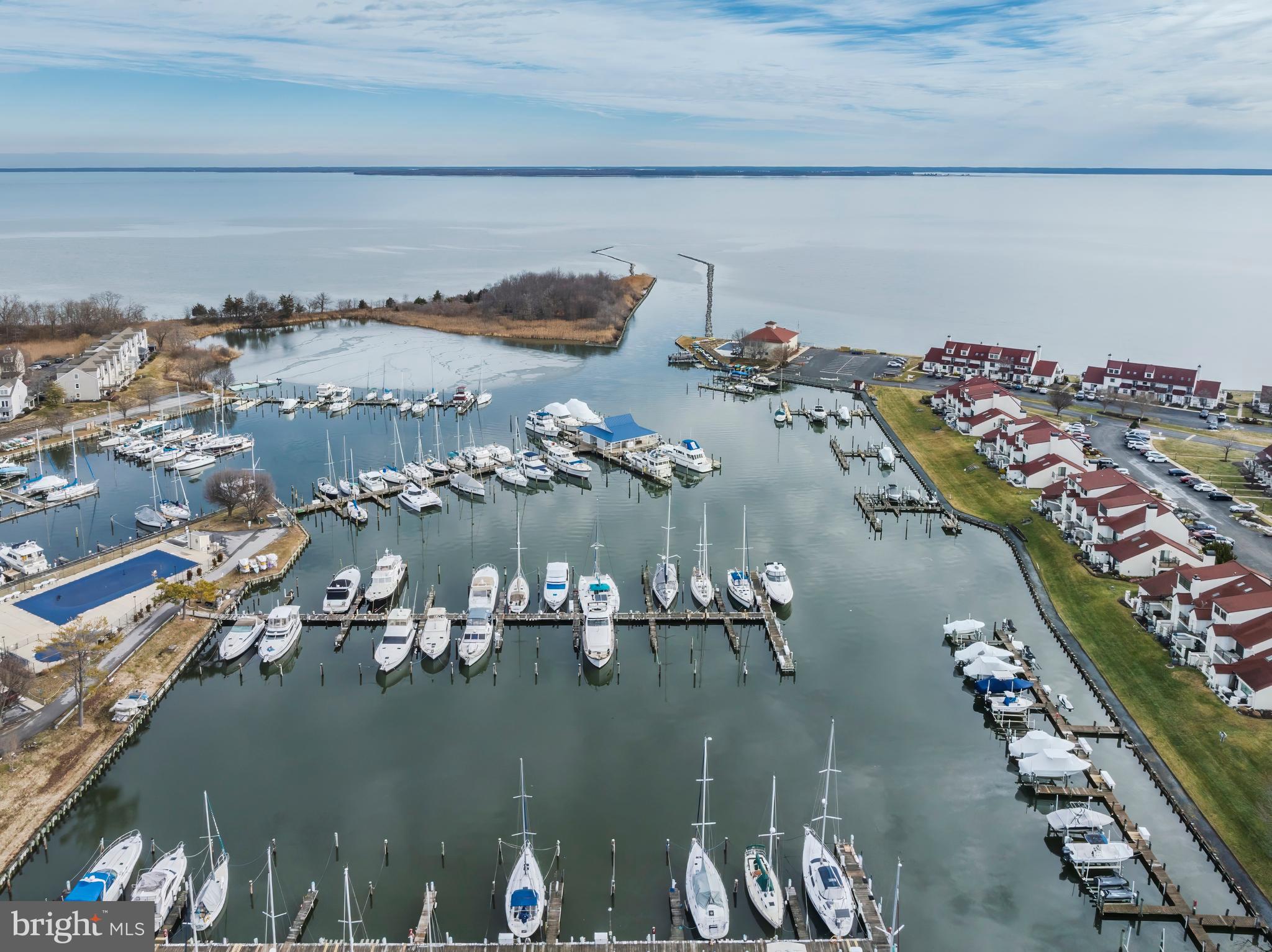 QUEENS LANDING - Residential