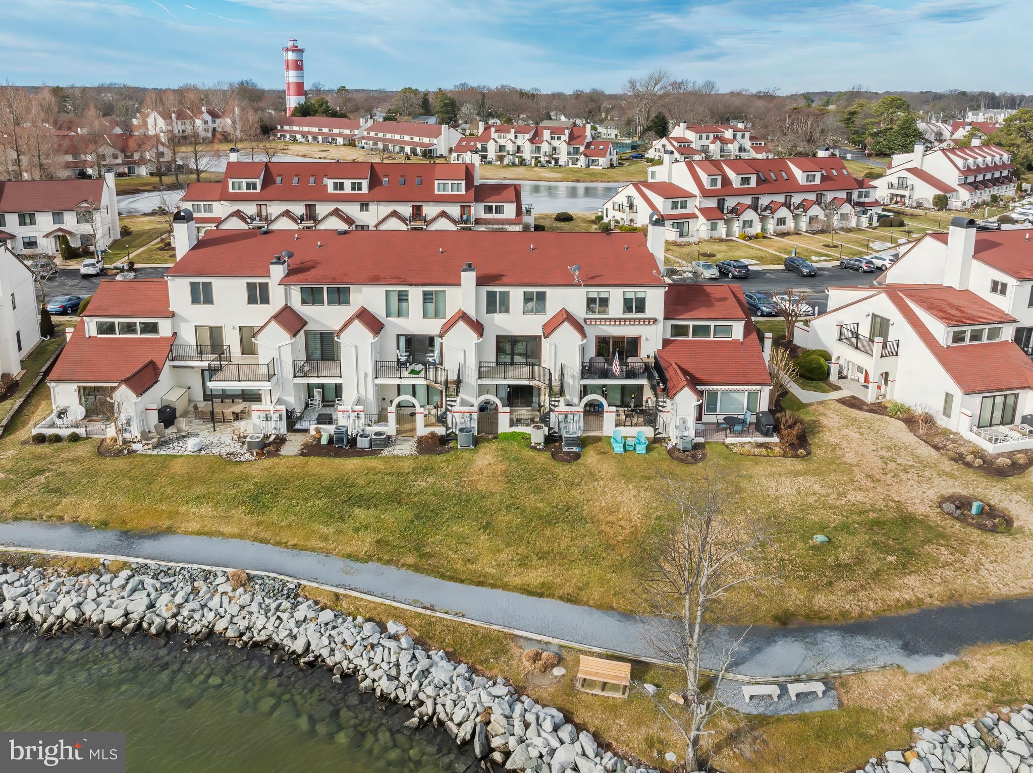 QUEENS LANDING - Residential