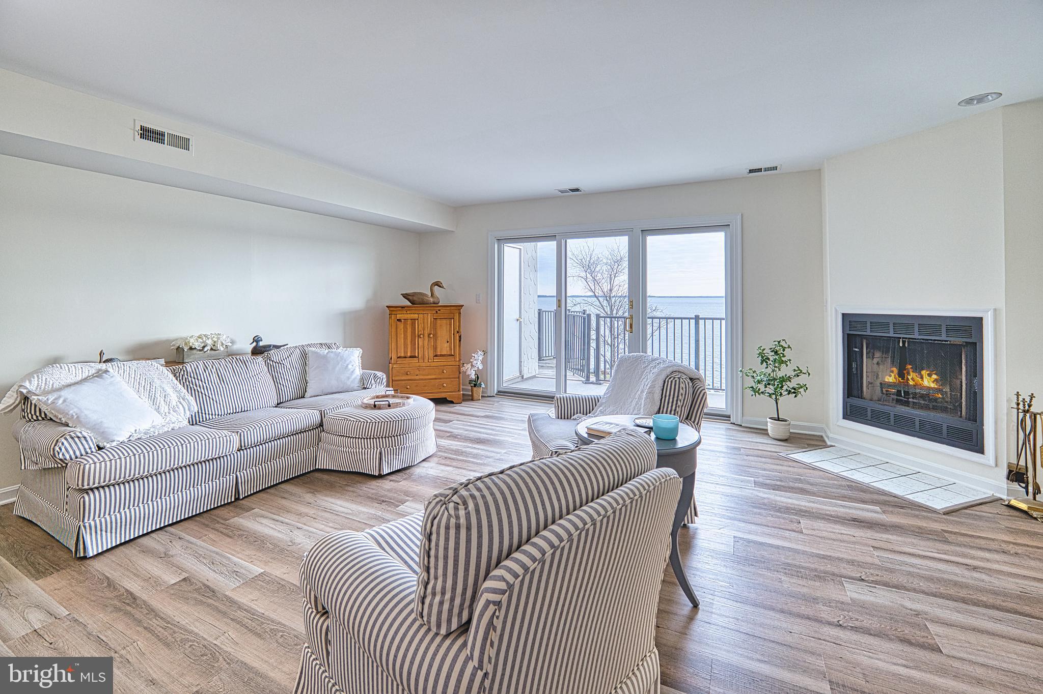 QUEENS LANDING - Residential