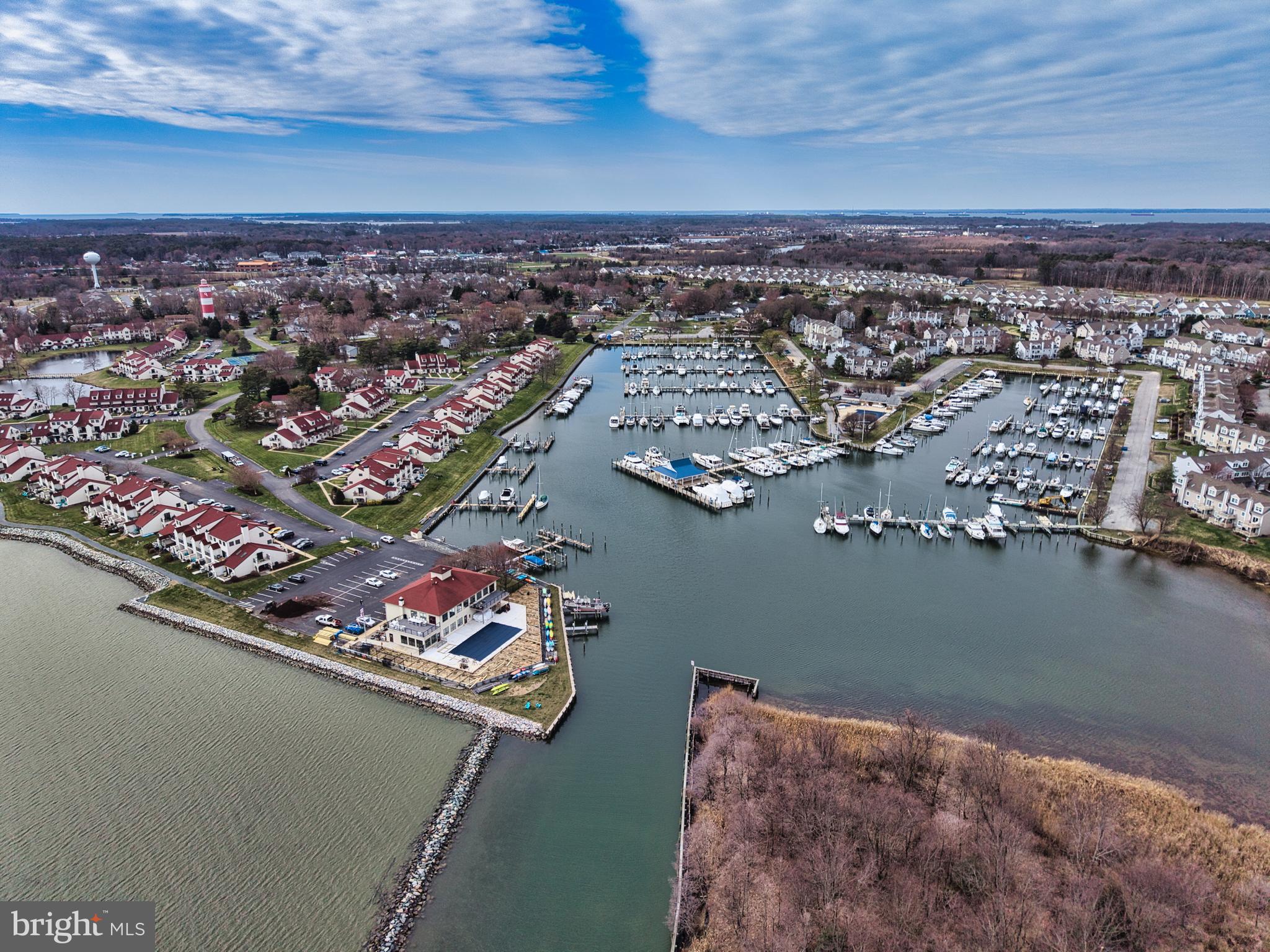 QUEENS LANDING - Residential