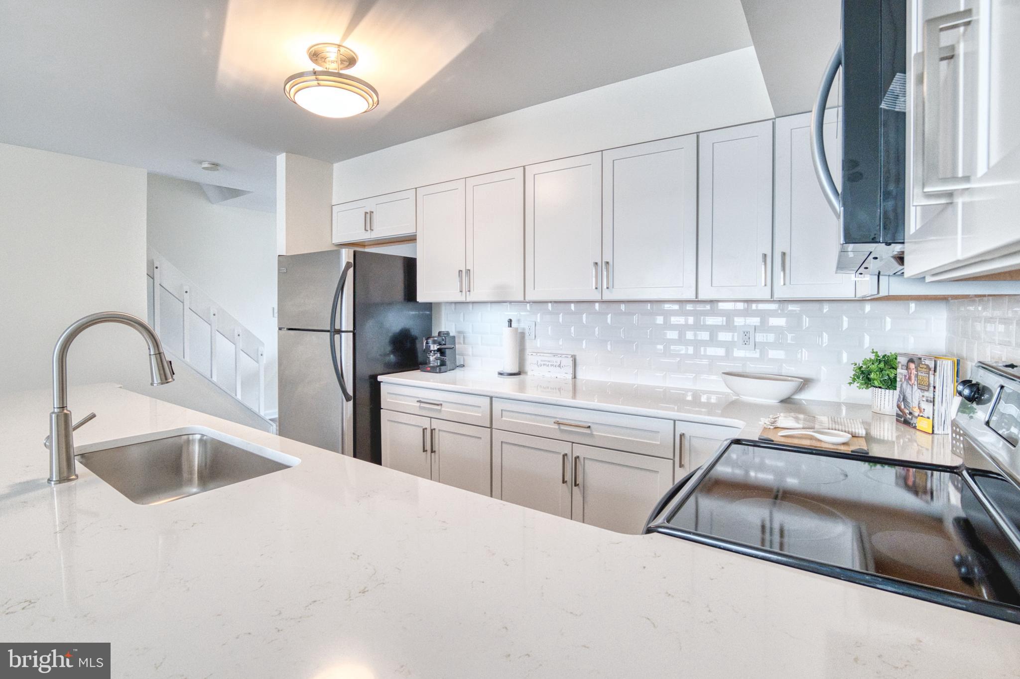 QUEENS LANDING - Residential