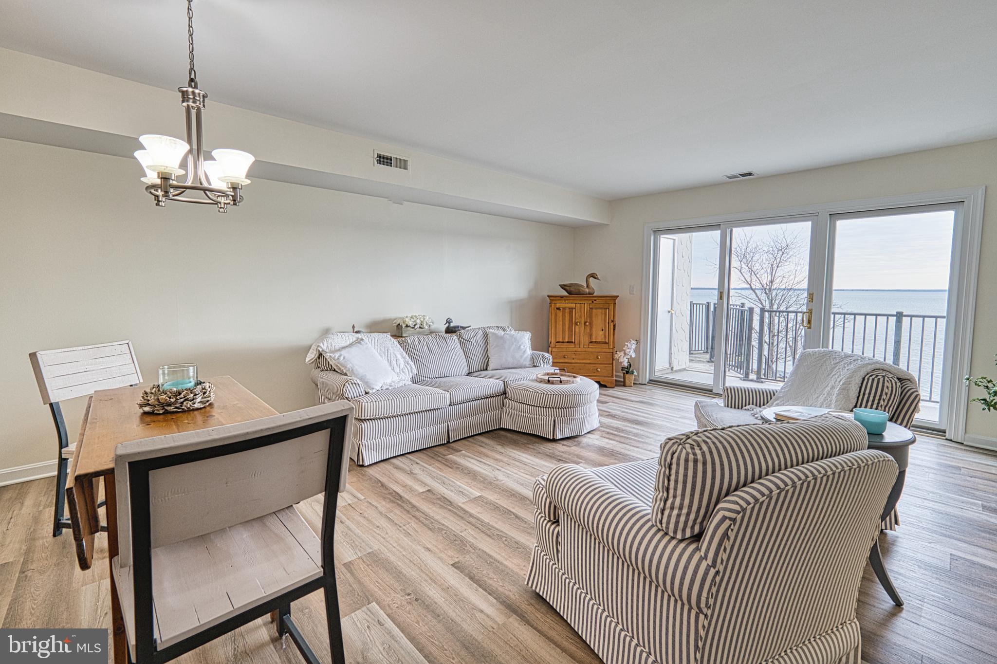 QUEENS LANDING - Residential