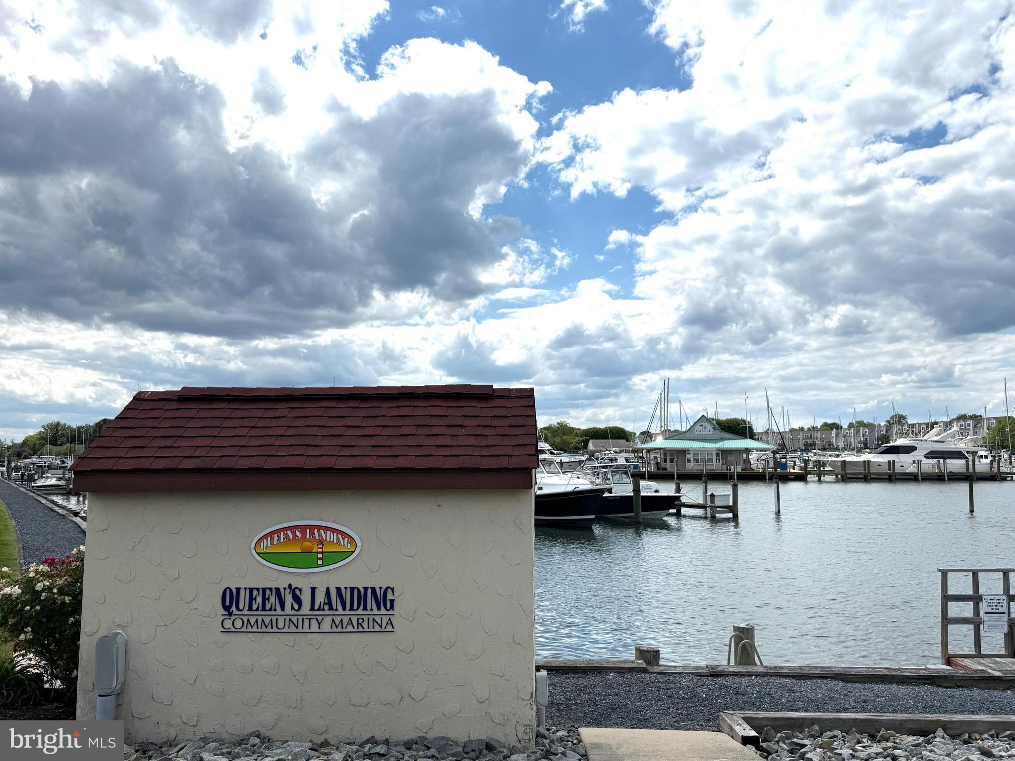 QUEENS LANDING - Residential