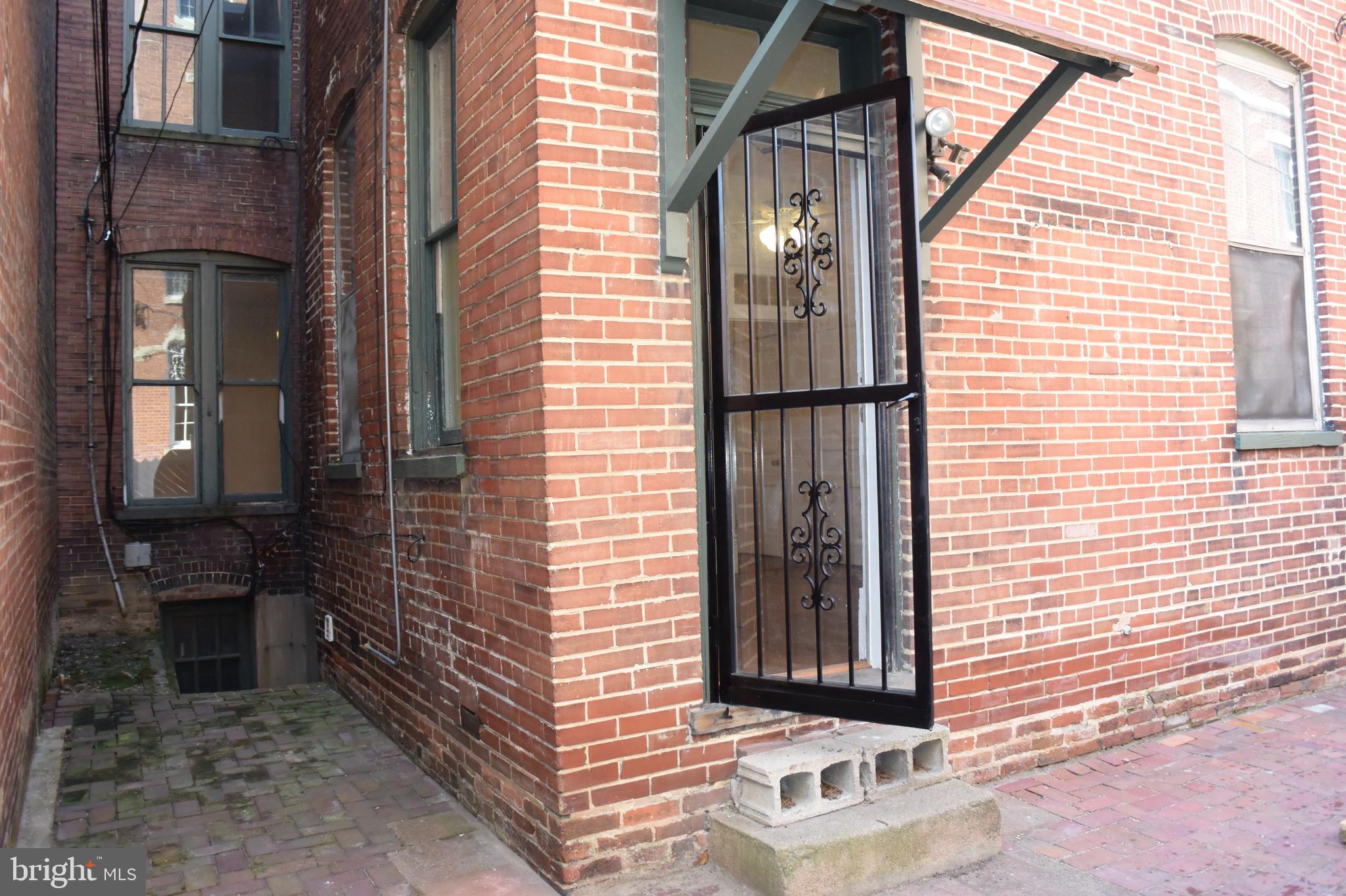 OLD TOWN - Residential Lease