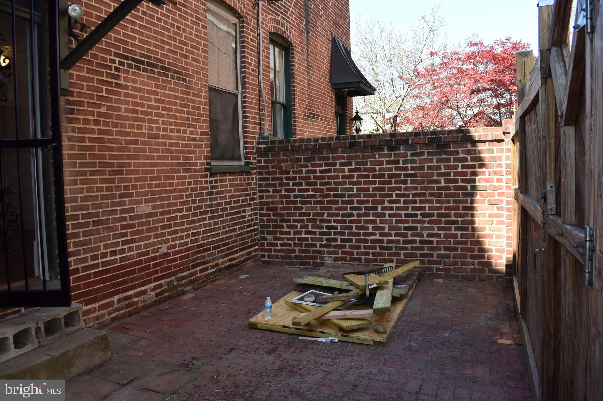 OLD TOWN - Residential Lease