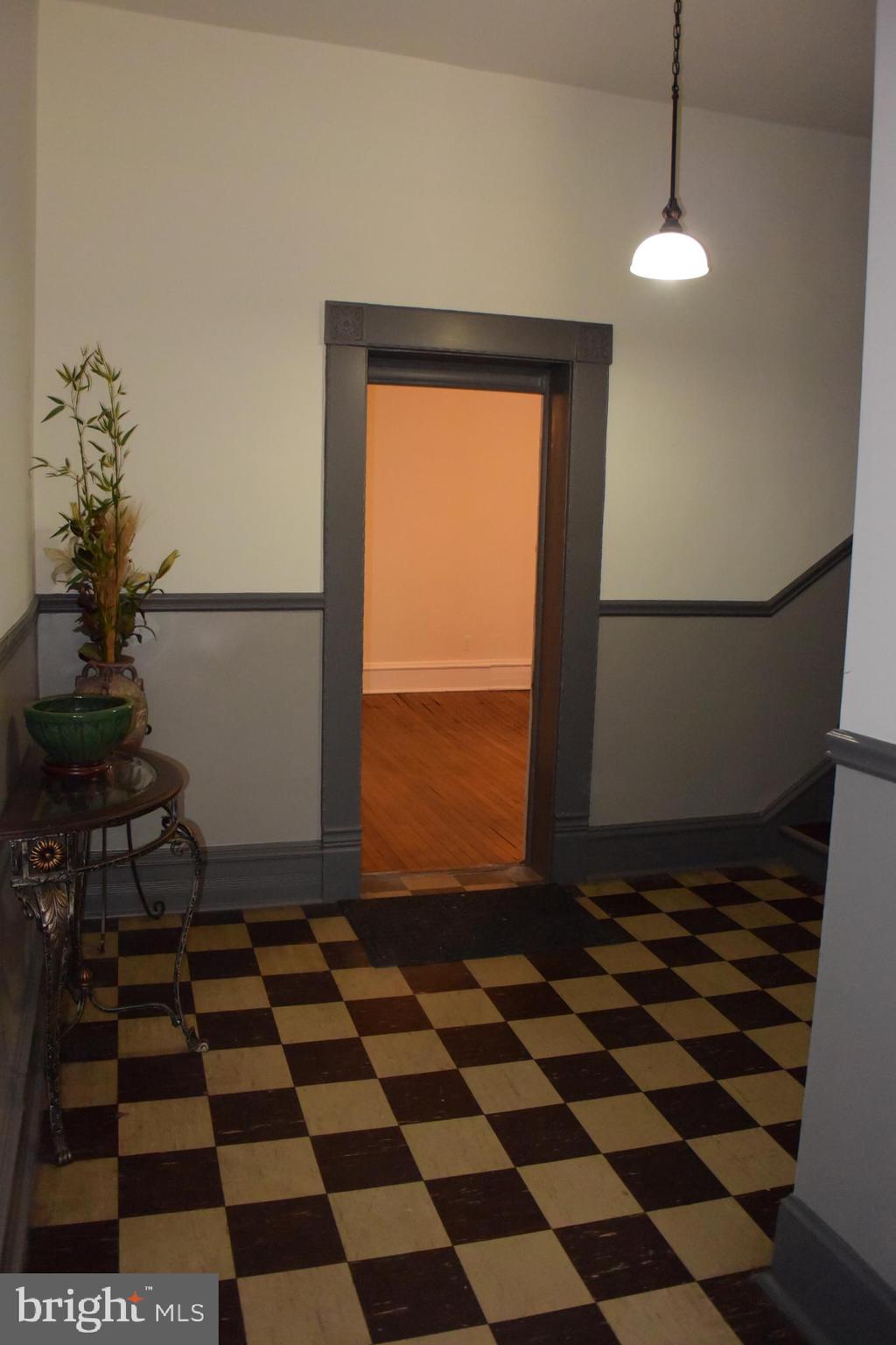 OLD TOWN - Residential Lease