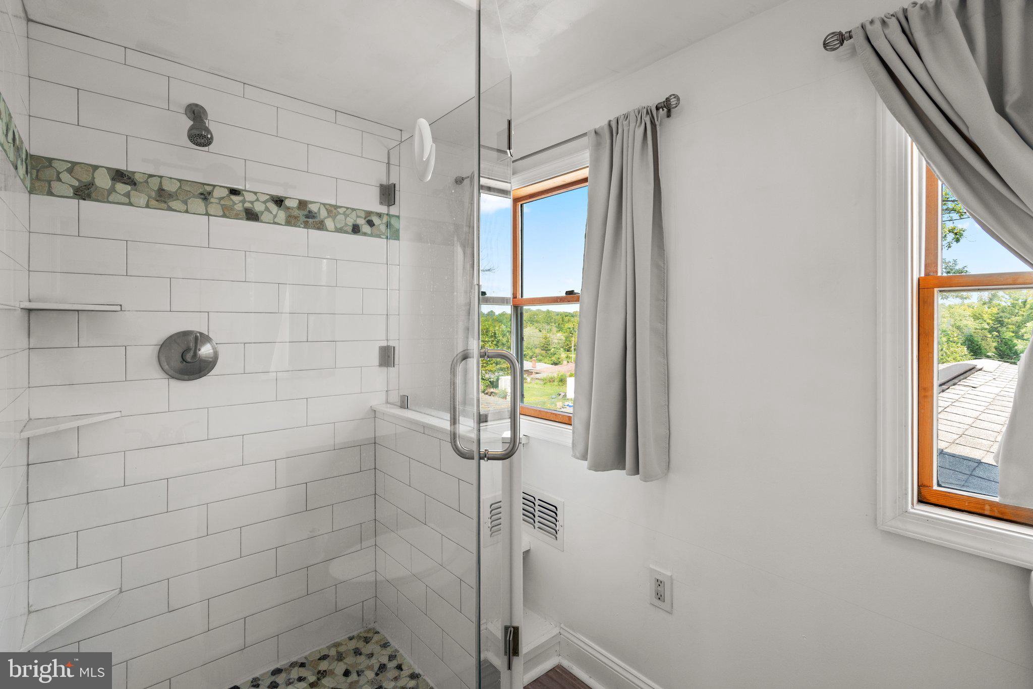 LOU HAR TERRACE - Residential