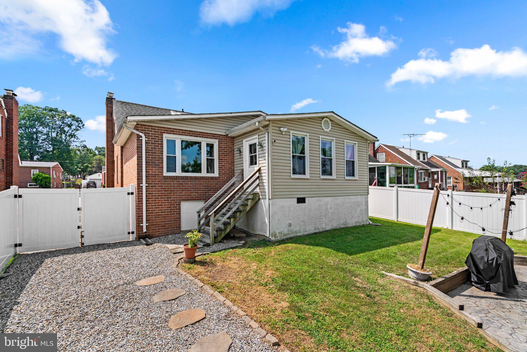 LOU HAR TERRACE - Residential