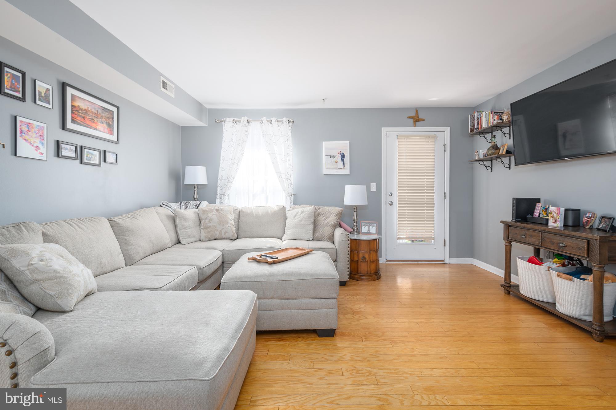 GREEKTOWN - Residential