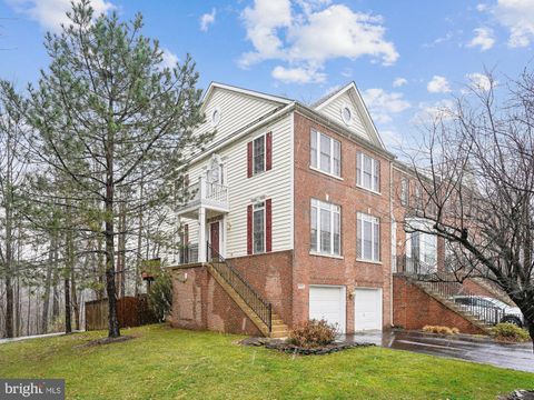 Photo of 4201 Lower Park Drive, FAIRFAX, VA 22030 (MLS # VAFX2295040)