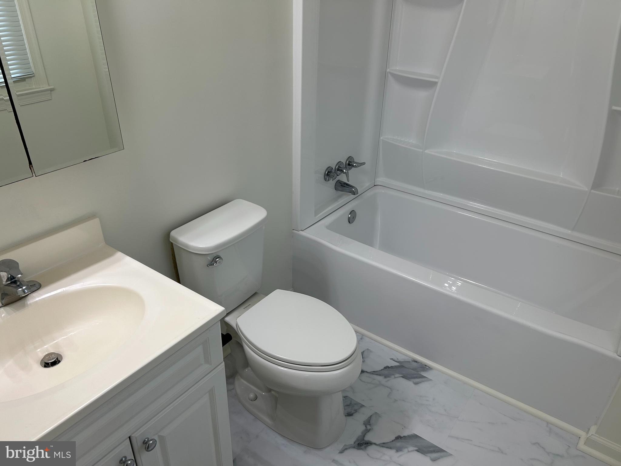 FORT WASHINGTON - Residential Lease