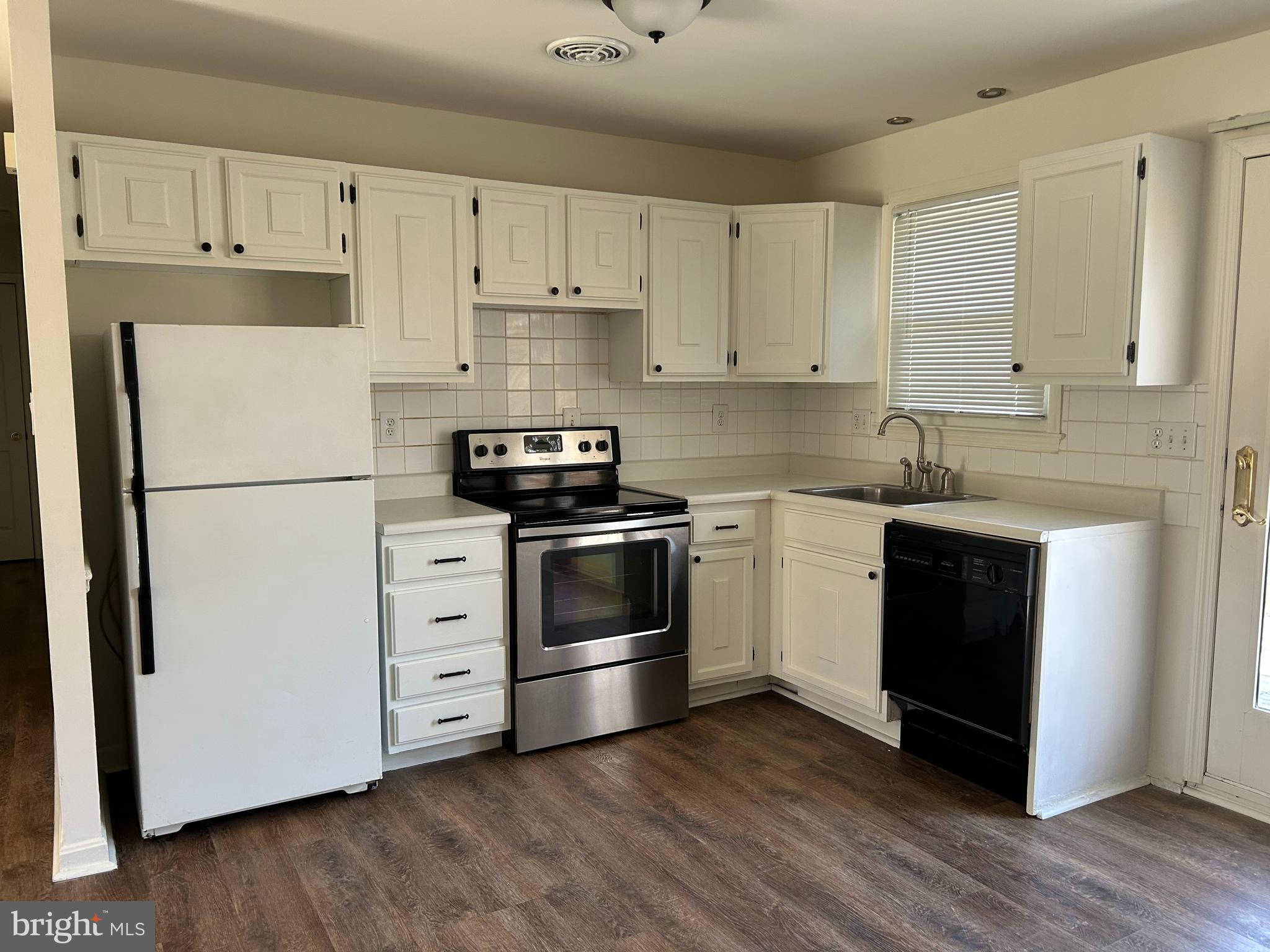 FORT WASHINGTON - Residential Lease