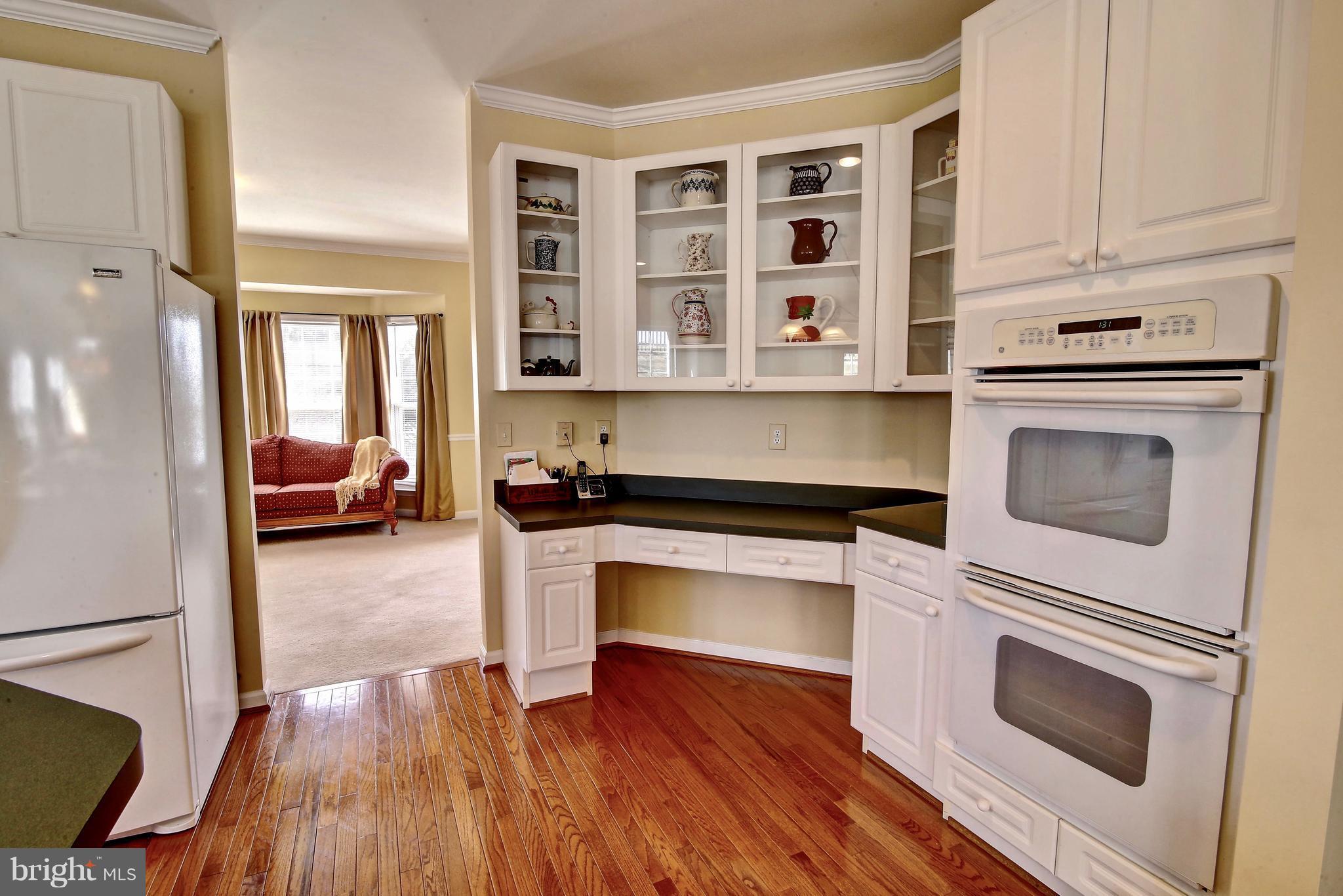 AMBER KNOLLS - Residential