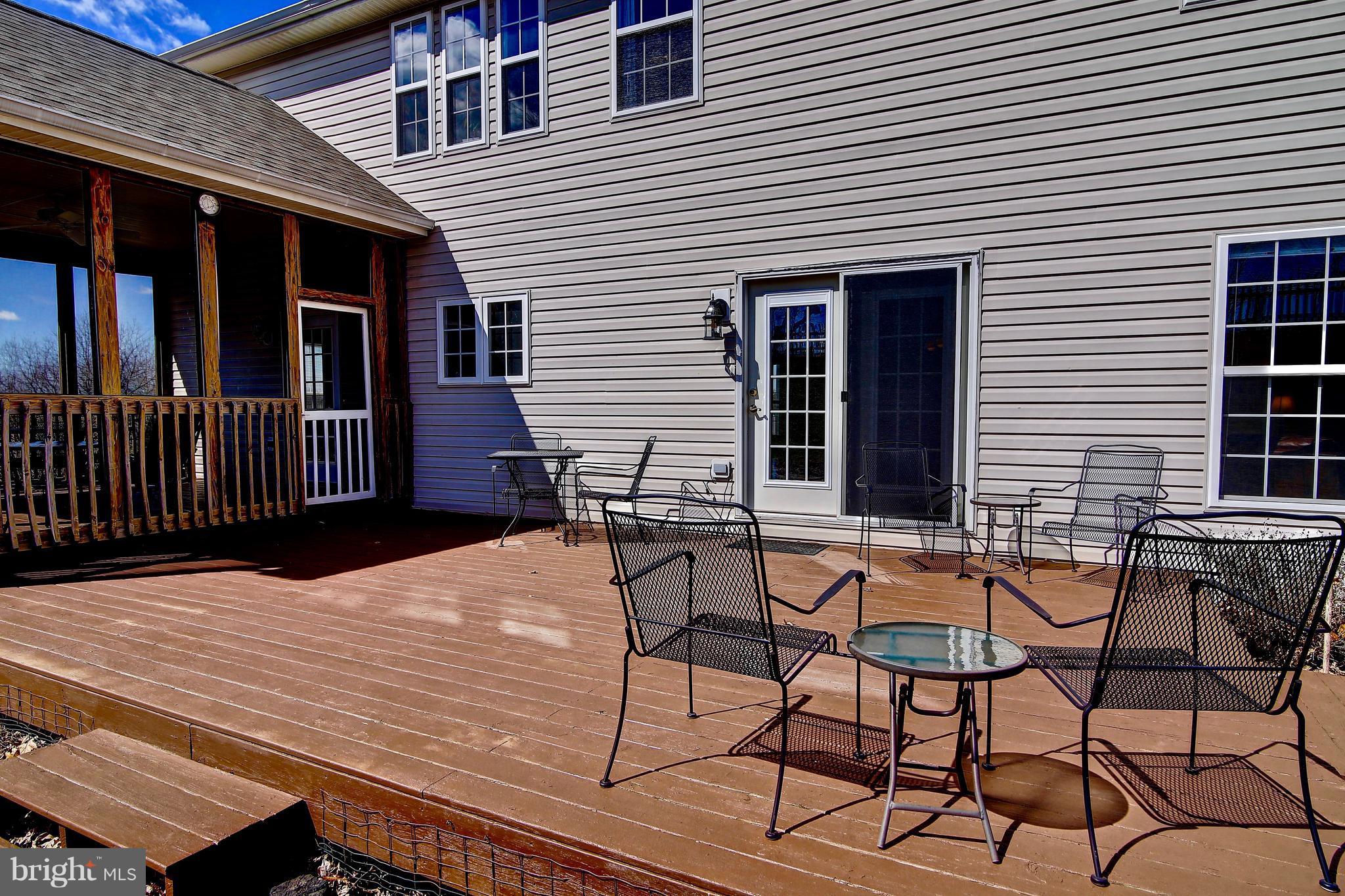 AMBER KNOLLS - Residential