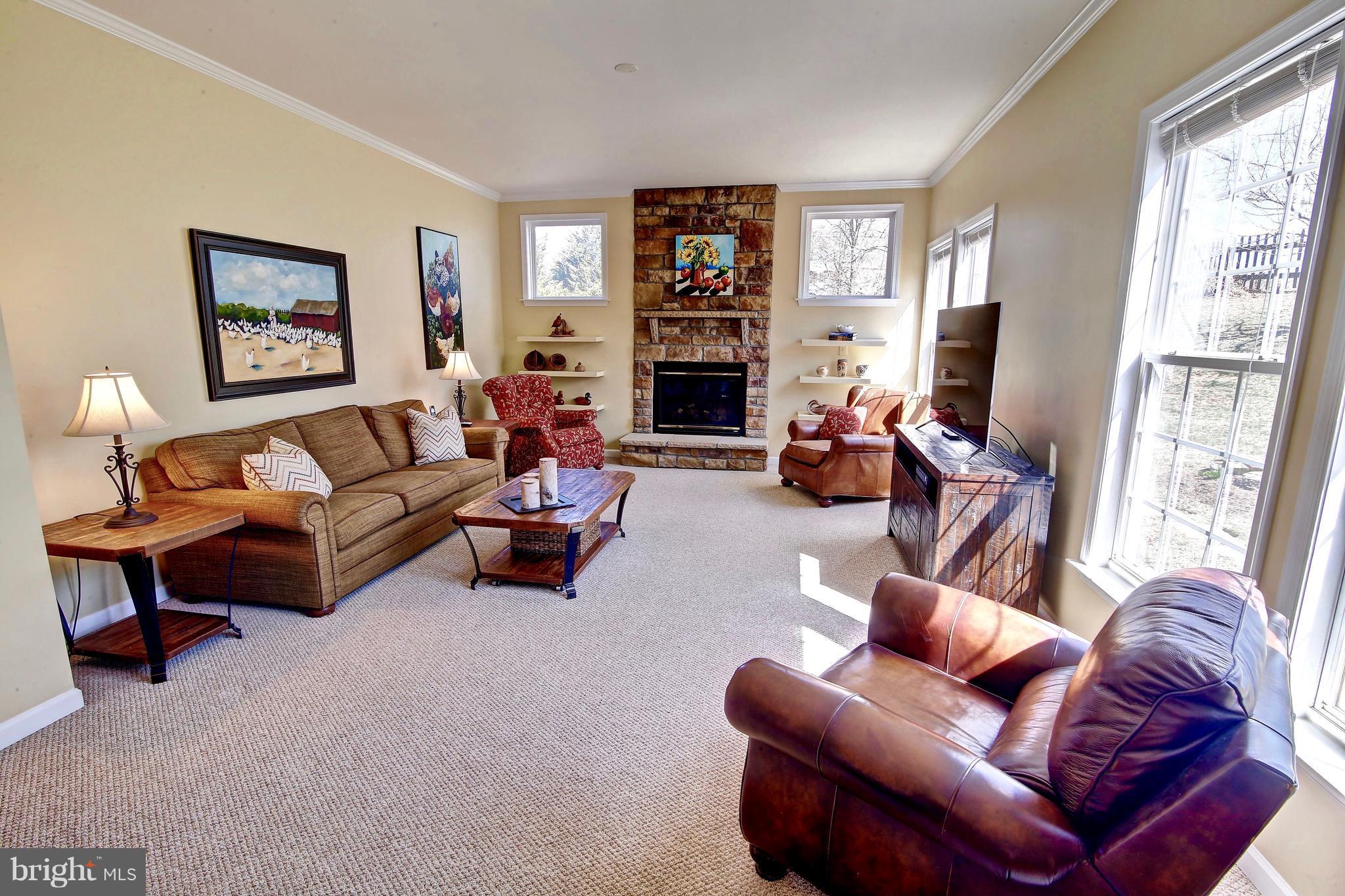 AMBER KNOLLS - Residential