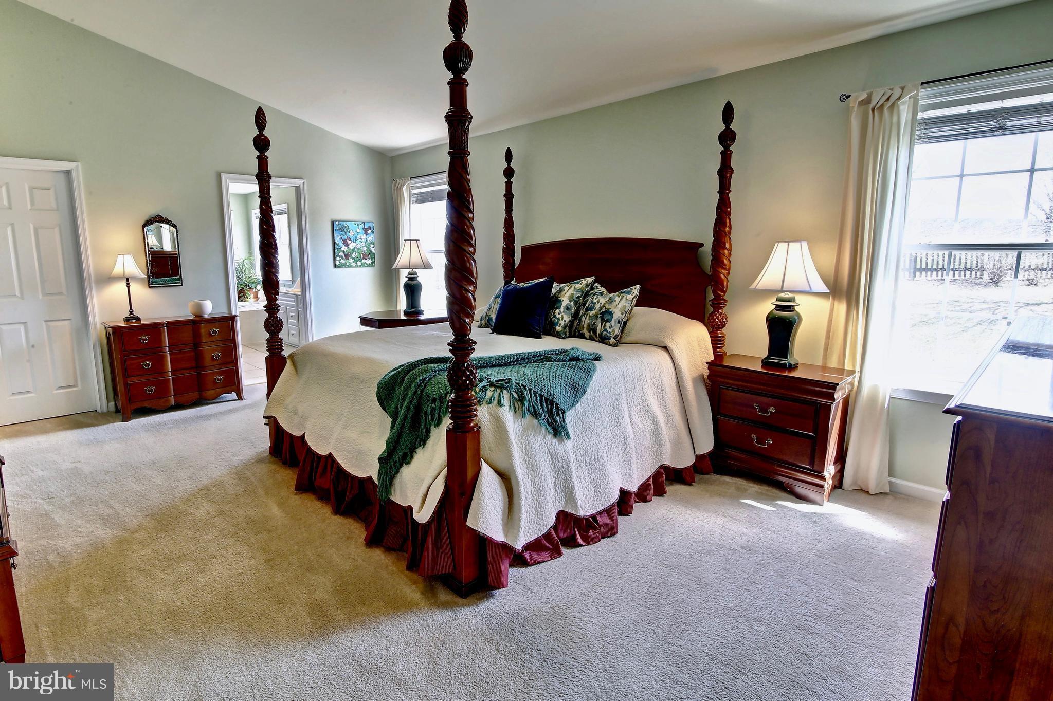 AMBER KNOLLS - Residential