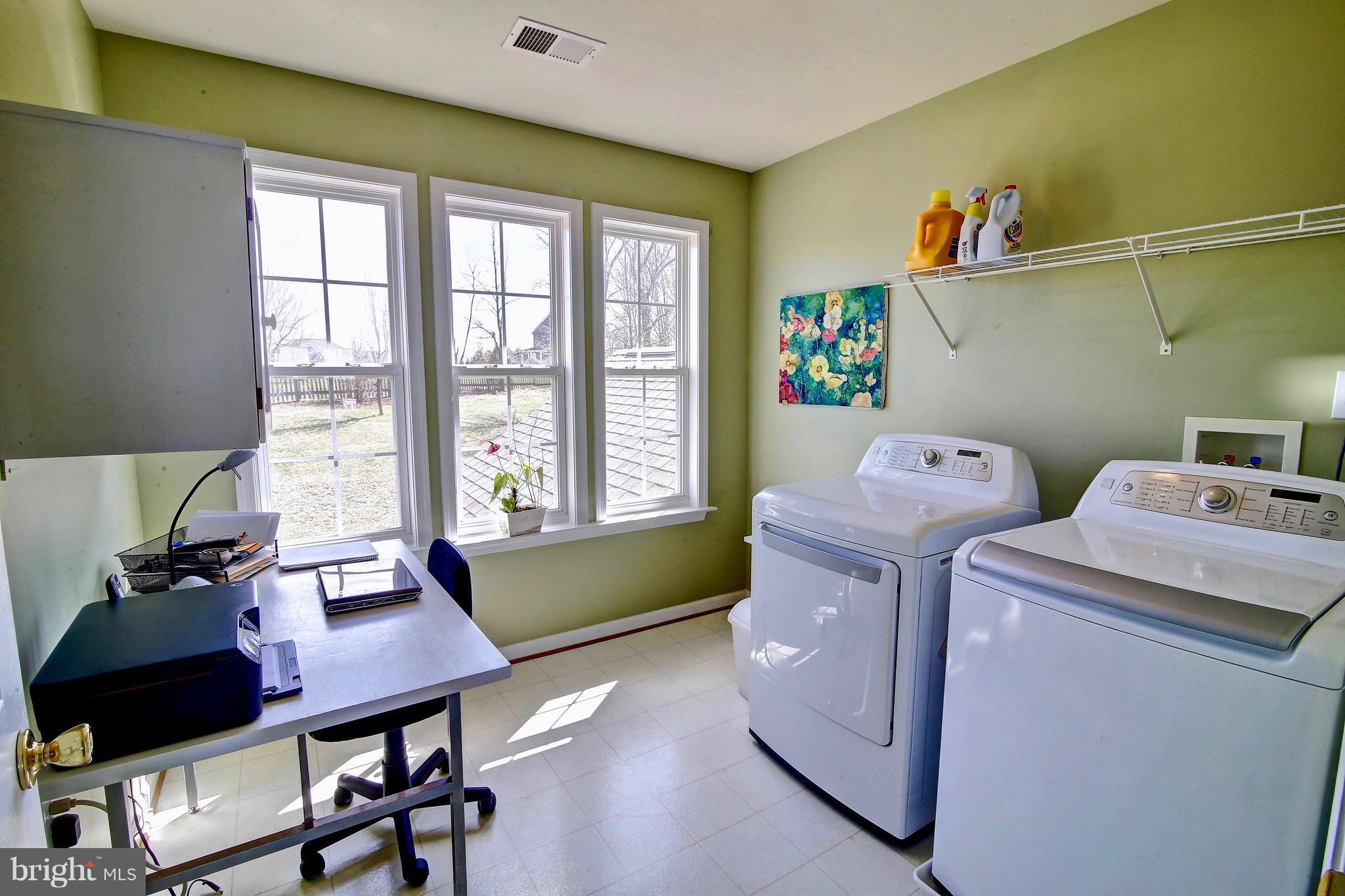 AMBER KNOLLS - Residential