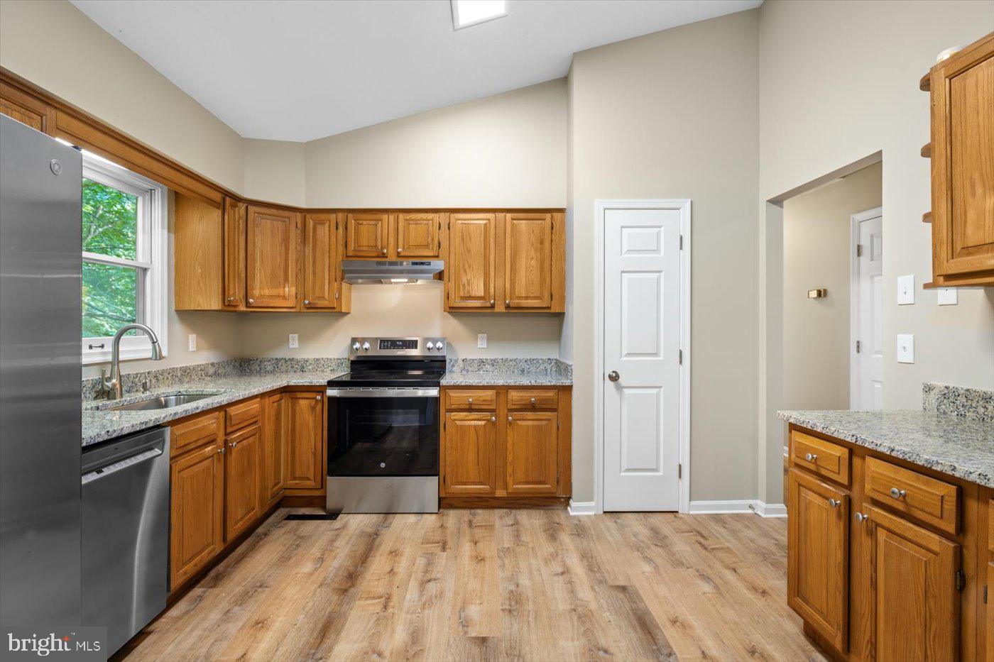 LAKE WILDERNESS - Residential