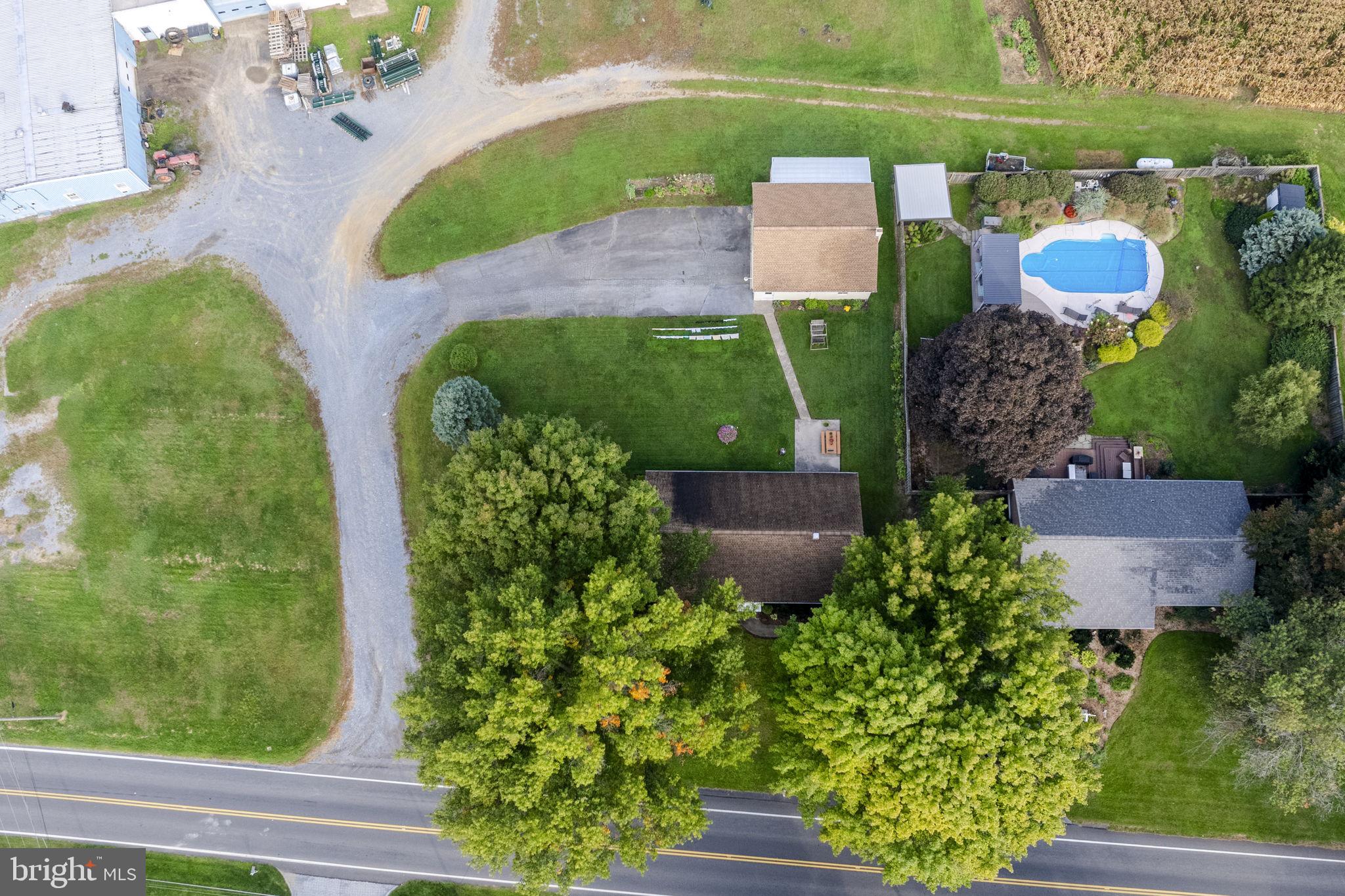 389 W LEXINGTON ROAD