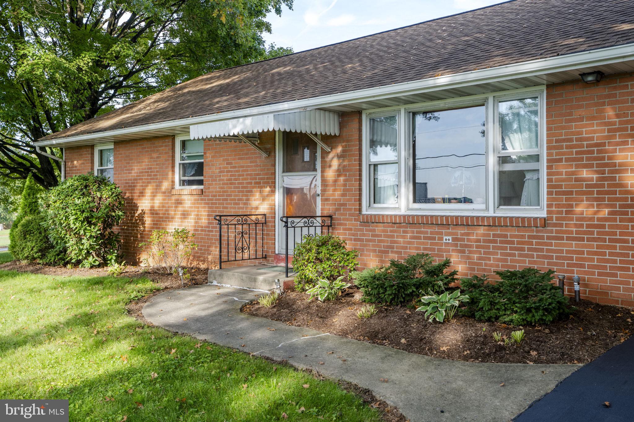 389 W LEXINGTON ROAD