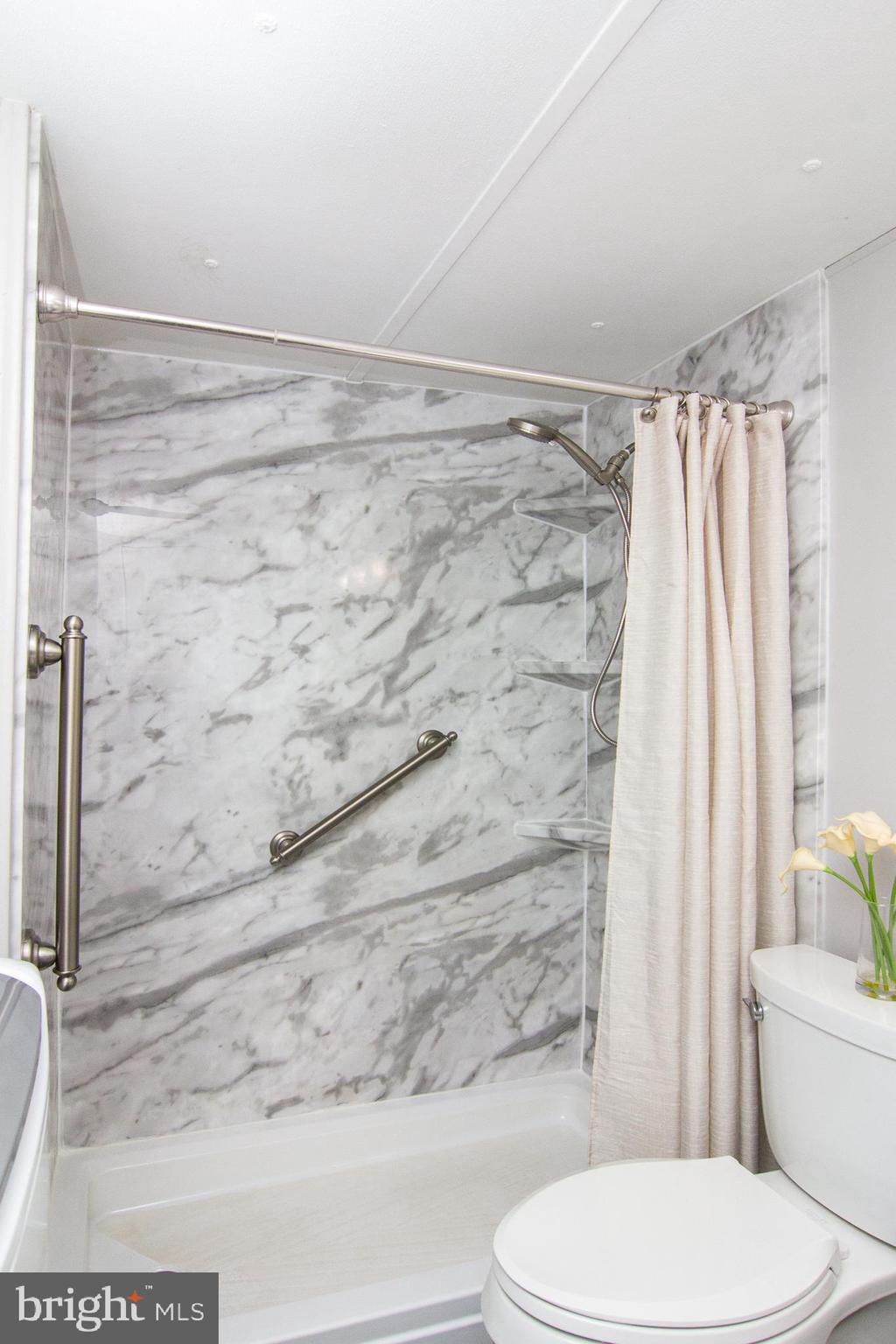 HILLANDALE HOMES - Residential