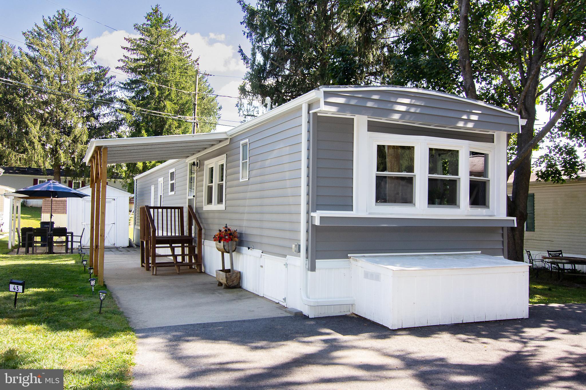 HILLANDALE HOMES - Residential