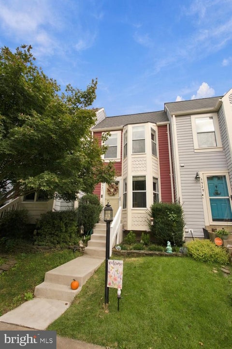 Photo of 5927 Dungeness Lane, ALEXANDRIA, VA 22315 (MLS # VAFX2344168)