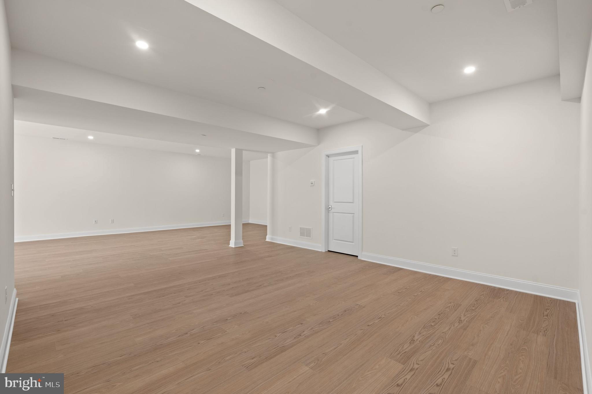 VILLAGE OF FOUR SEASONS - Residential