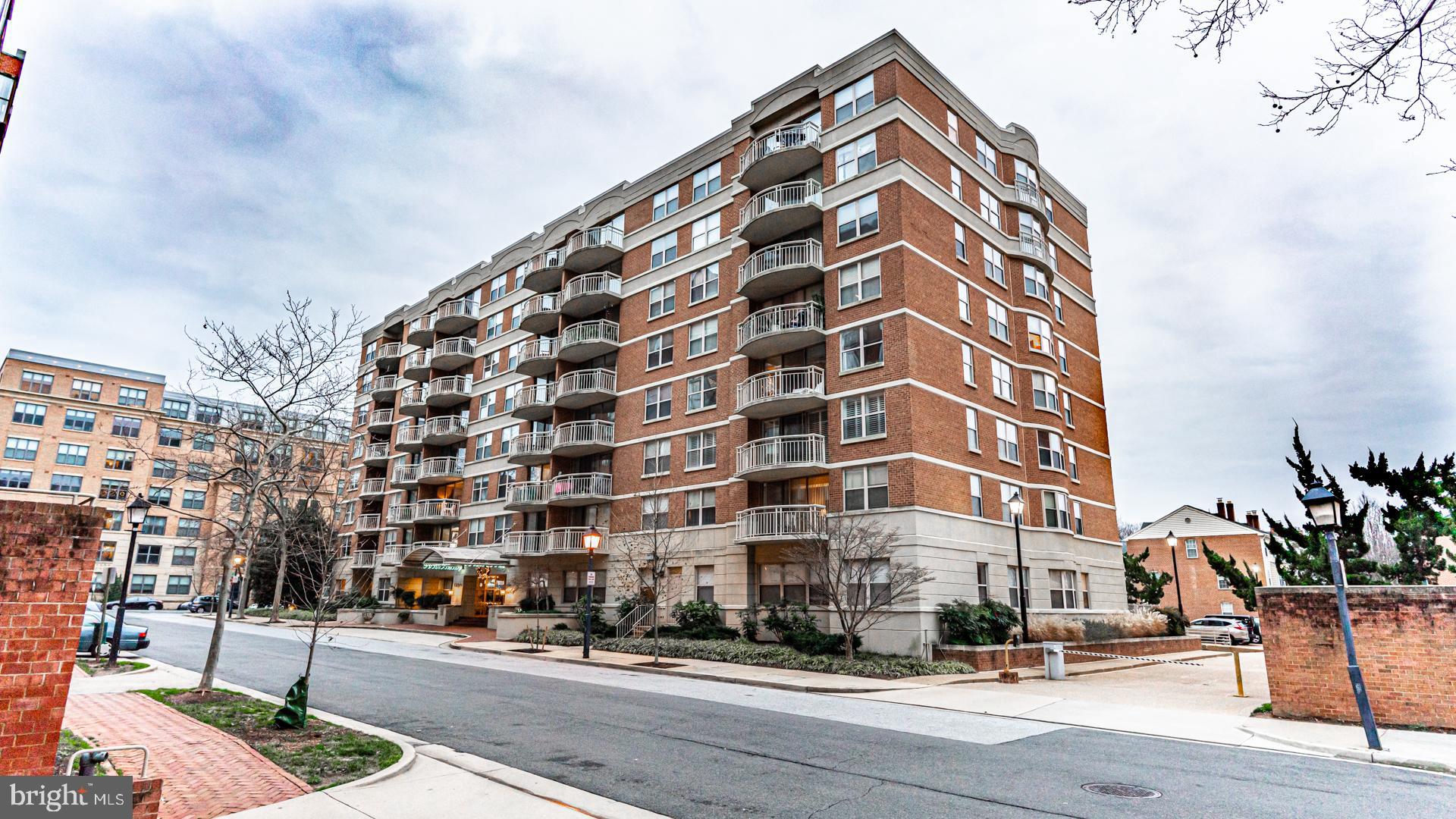 BRADDOCK PLACE - Residential Lease