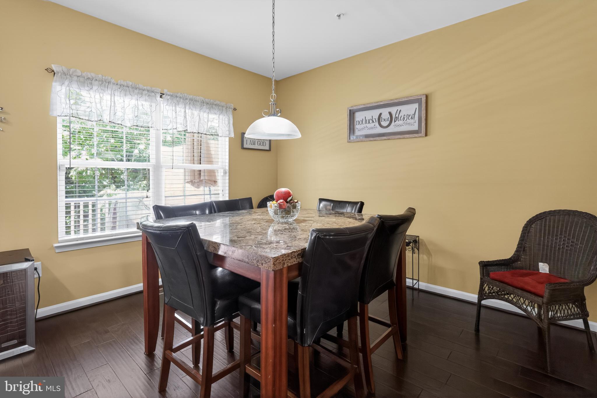 CHELSEA MANOR - Residential