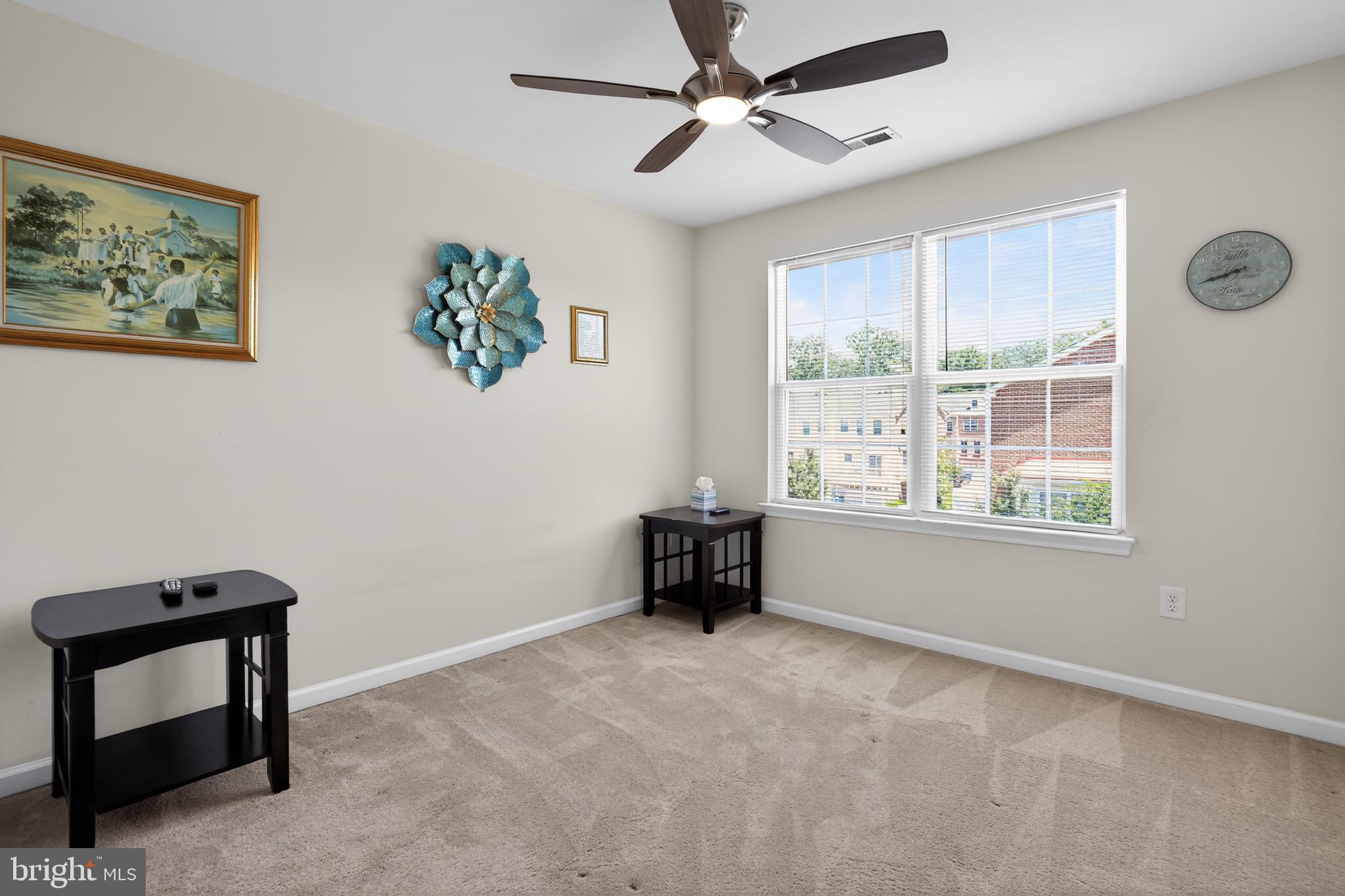 CHELSEA MANOR - Residential