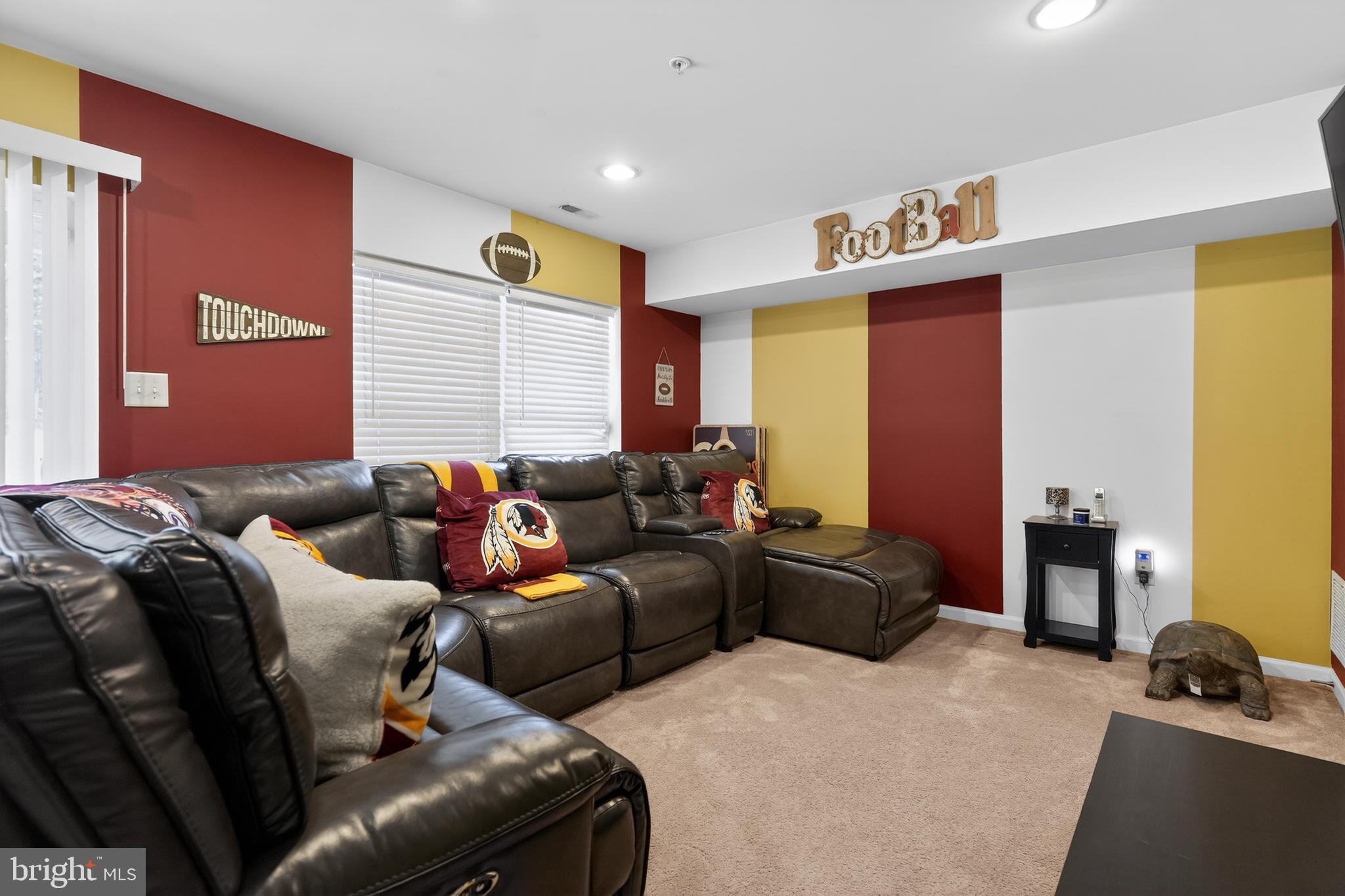 CHELSEA MANOR - Residential