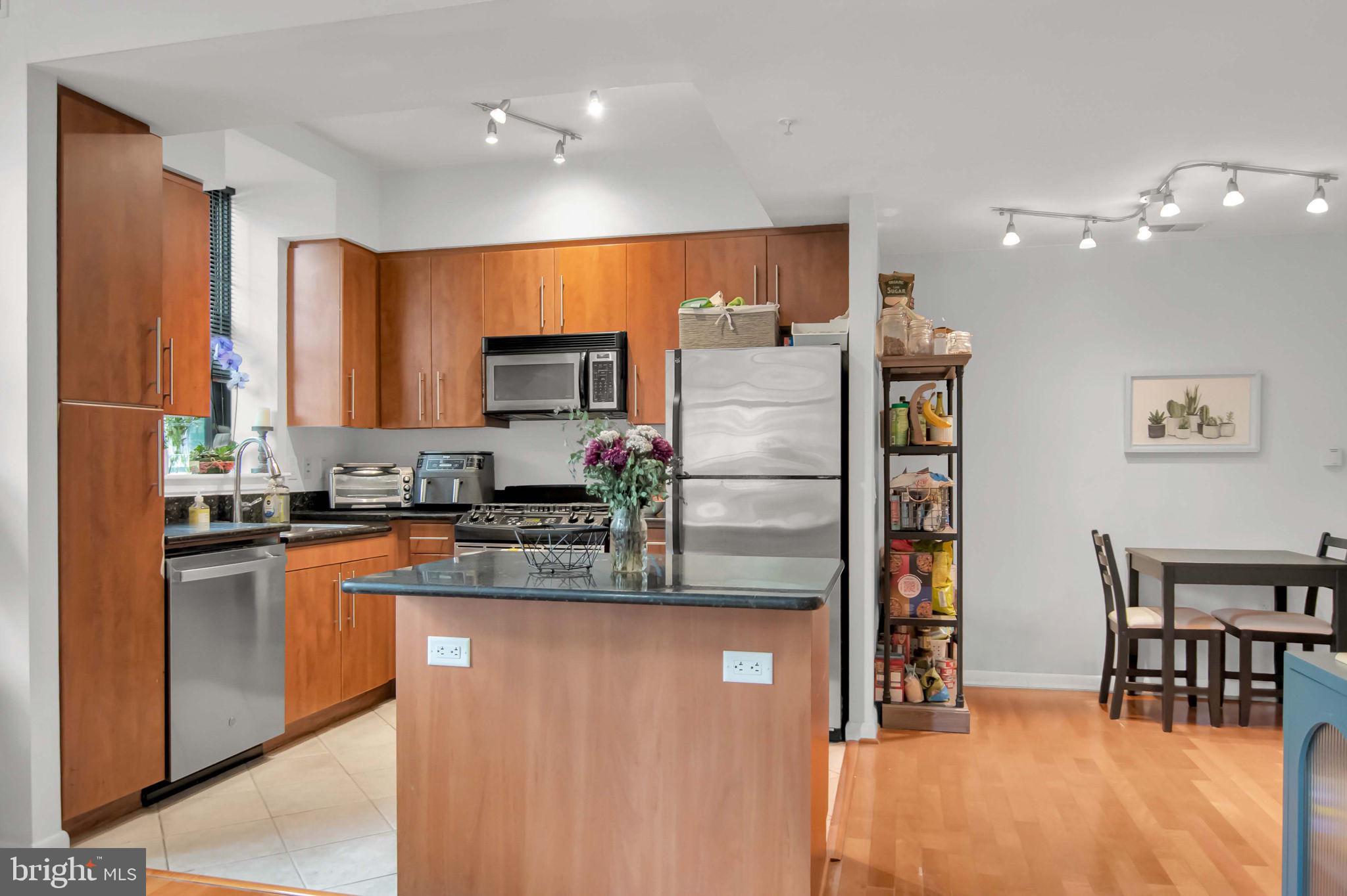 1021 N GARFIELD STREET 109