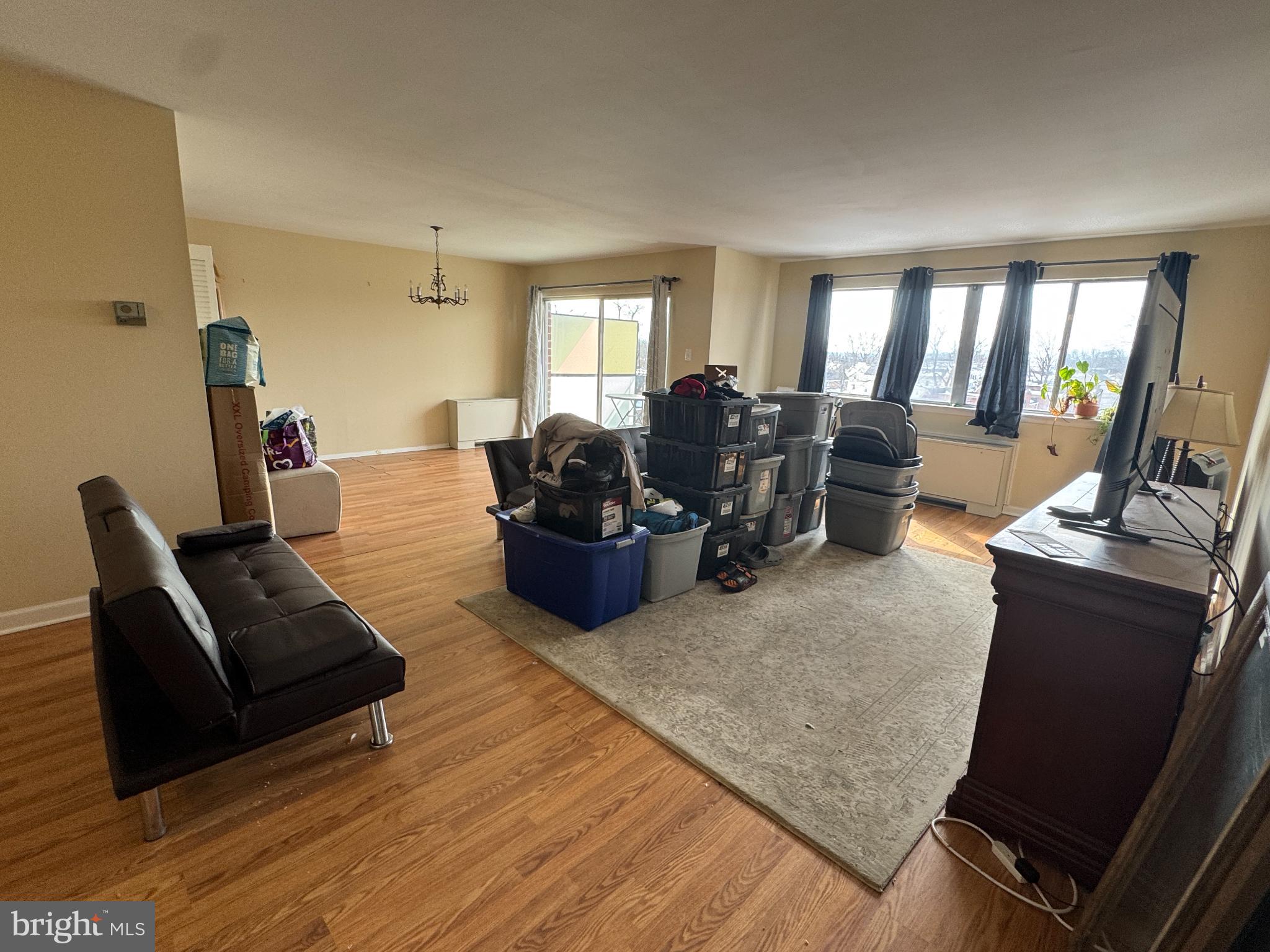 THE DIPLOMAT - Residential