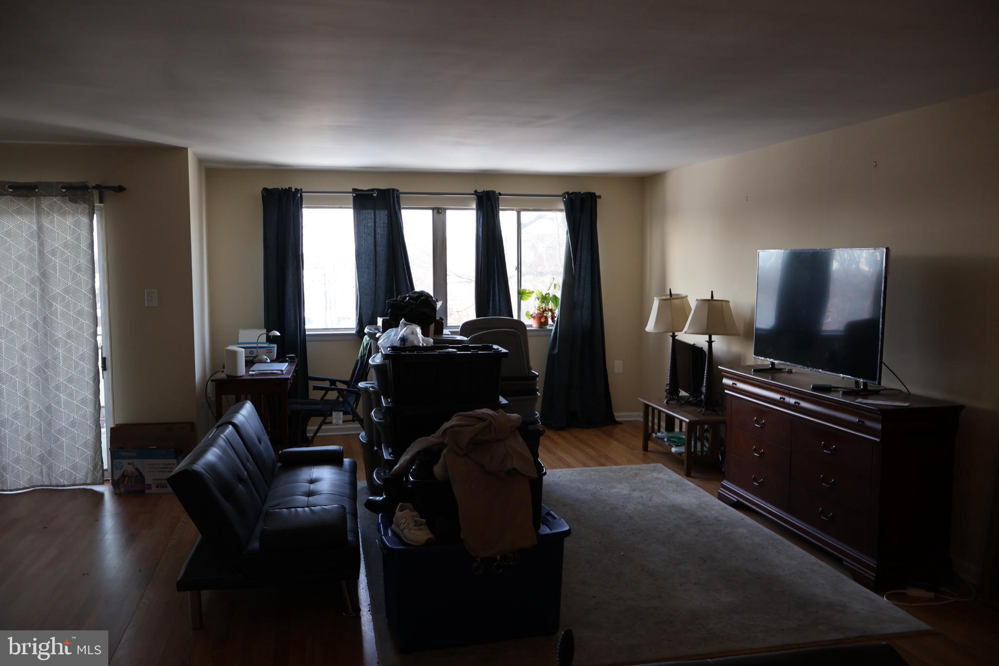 THE DIPLOMAT - Residential