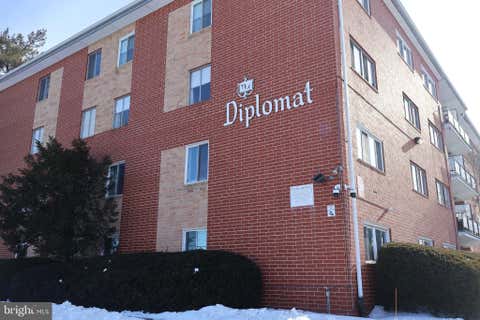 Condo For Sale - 3737 Clarks Lane #408<br/> BALTIMORE, MD 21215