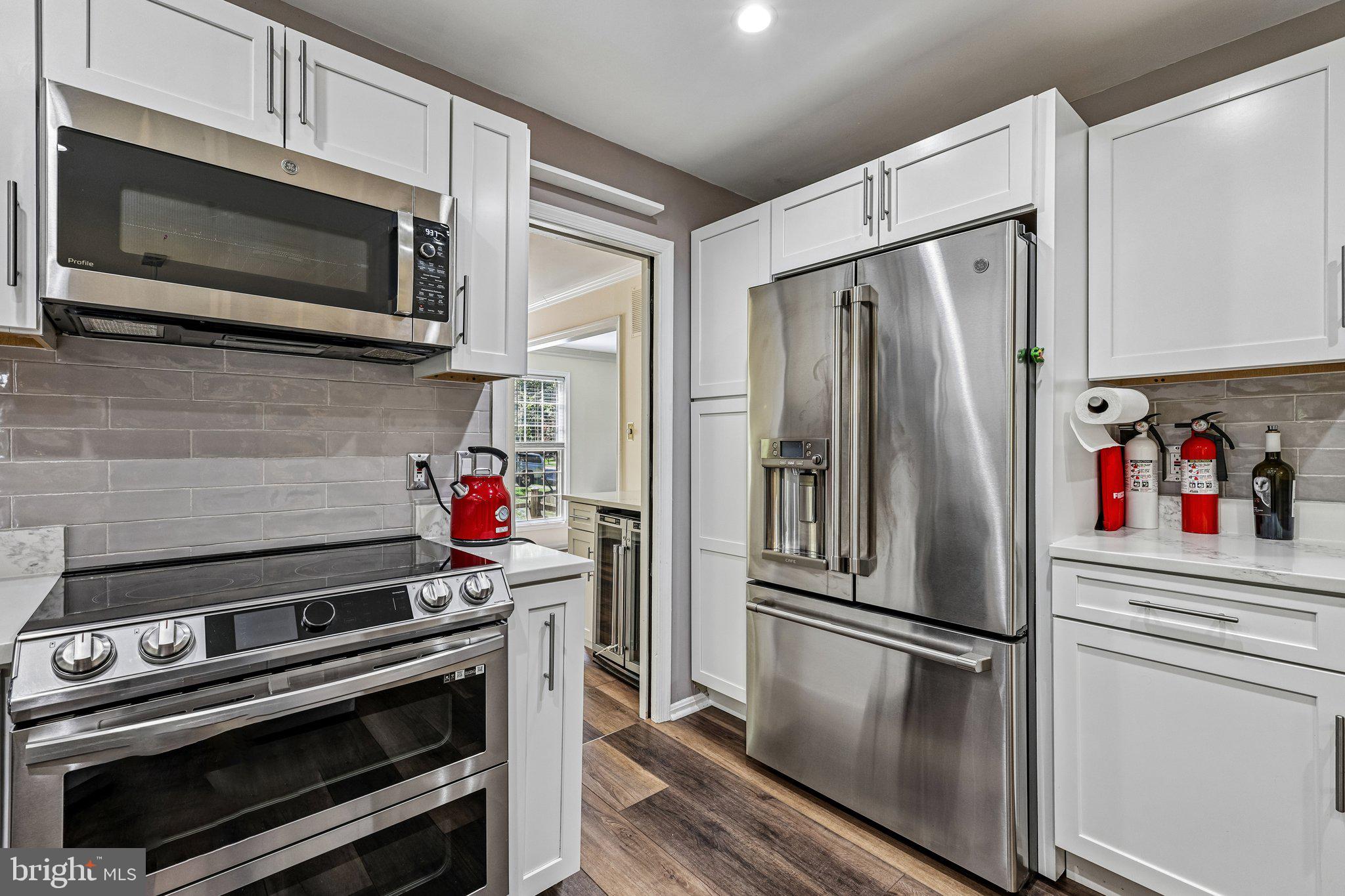 RESTON - Residential