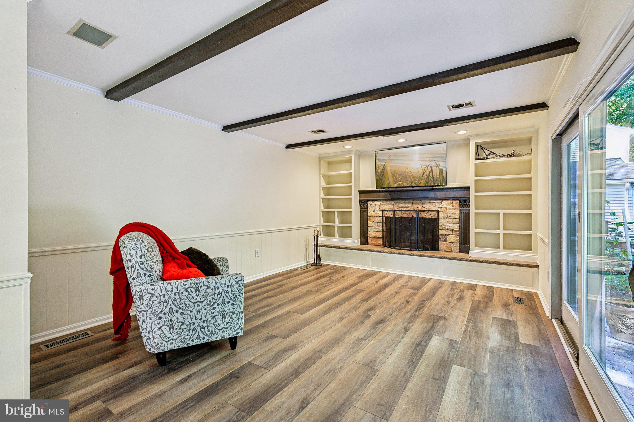 RESTON - Residential
