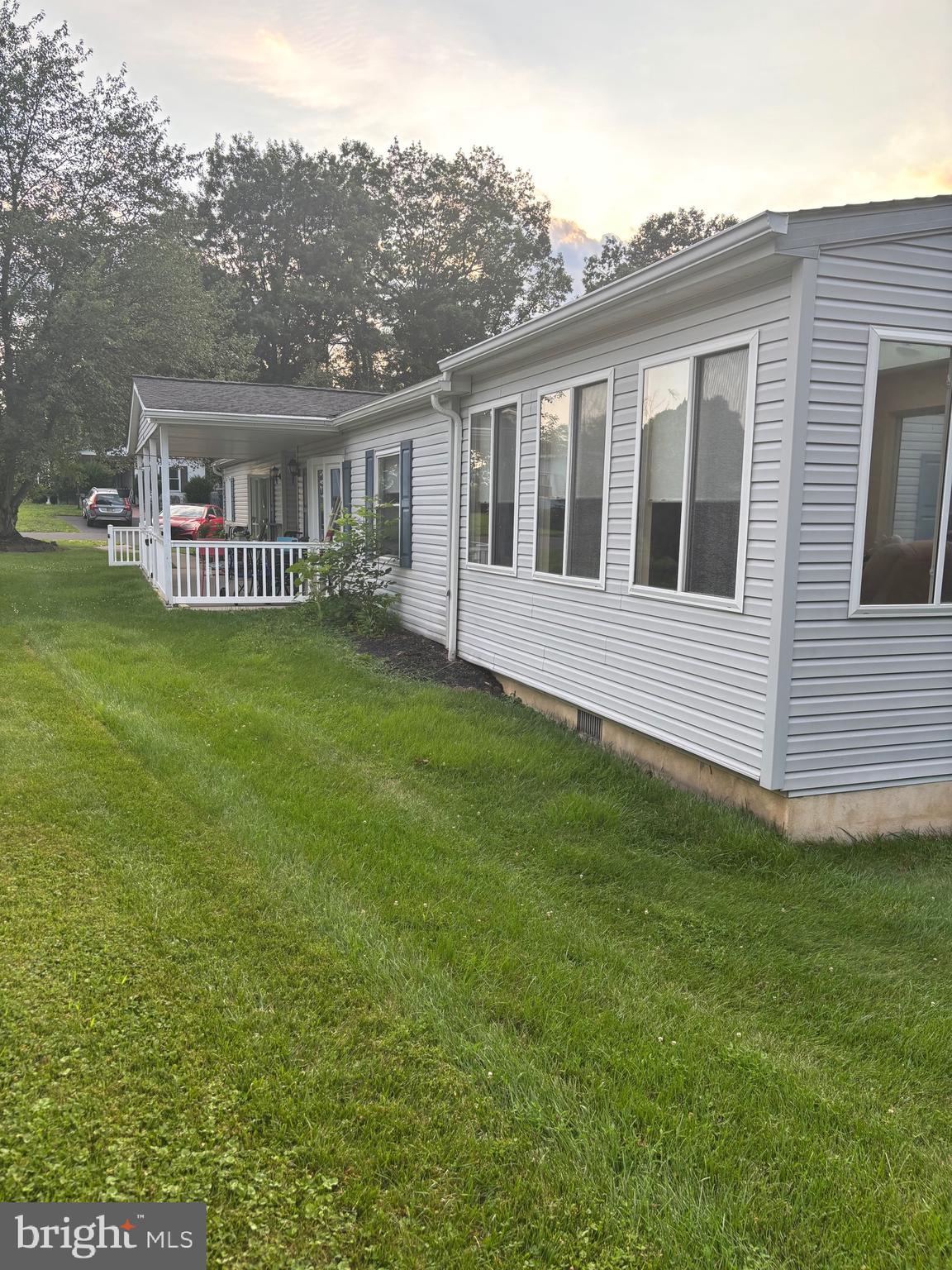 653 REDWOOD COURT