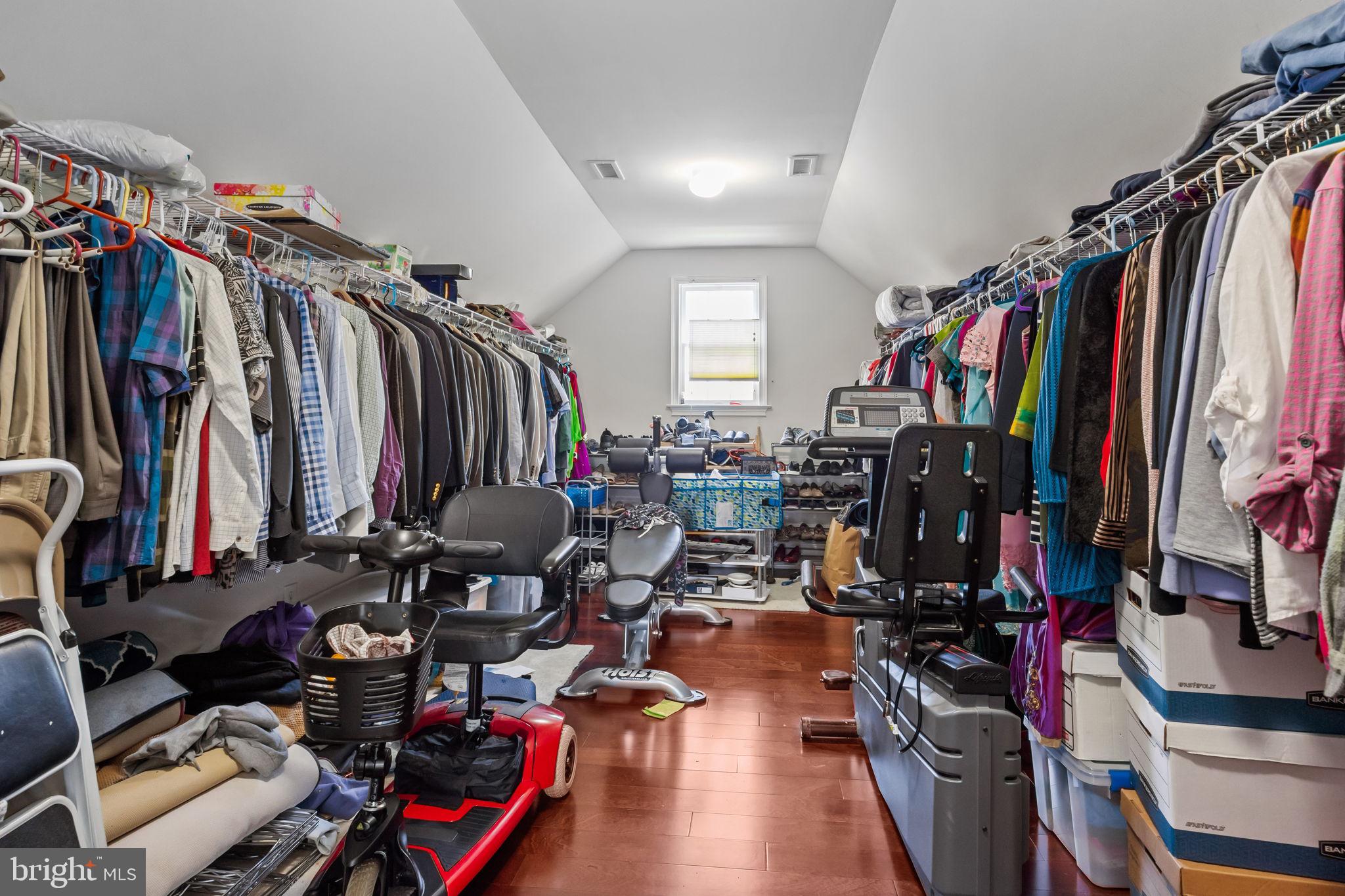 LINTON HILL CHASE - Residential