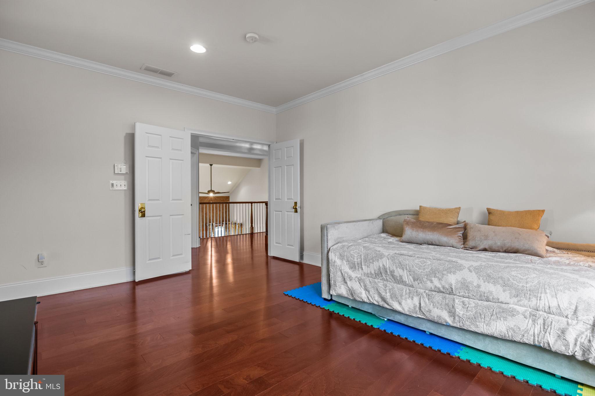 LINTON HILL CHASE - Residential