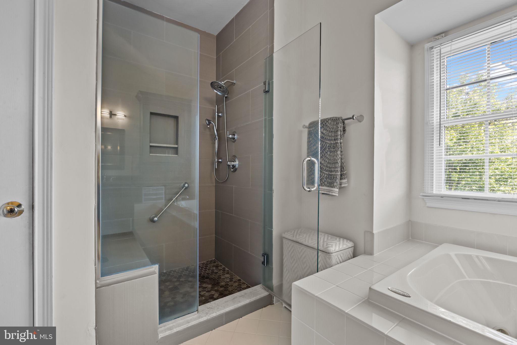 LINTON HILL CHASE - Residential