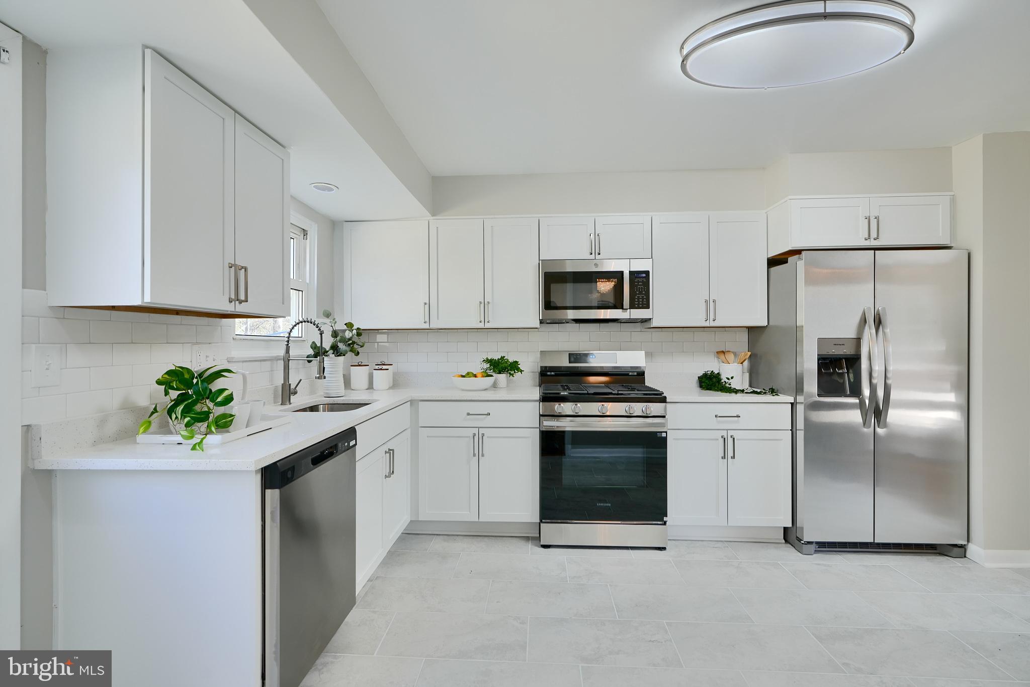 KINGS POINT - Residential