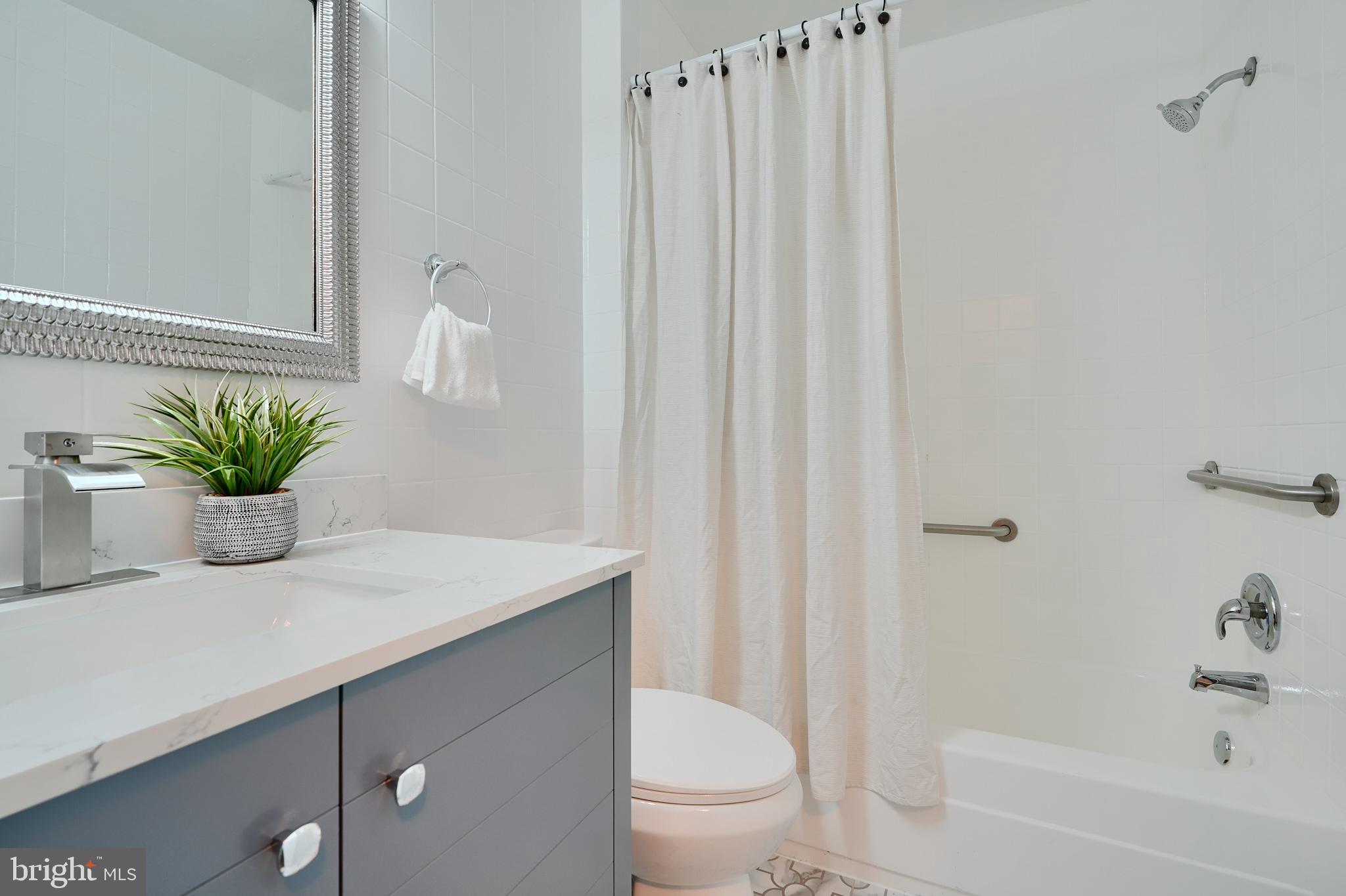 KINGS POINT - Residential