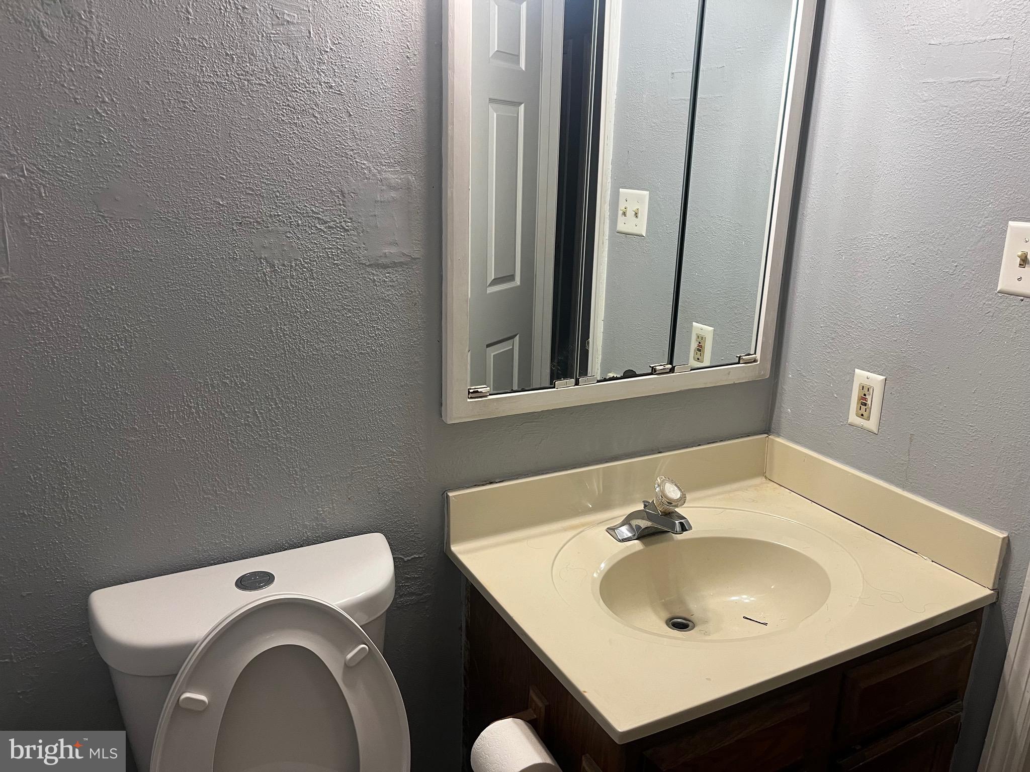 WOODBRIDGE CENTER - Residential Lease