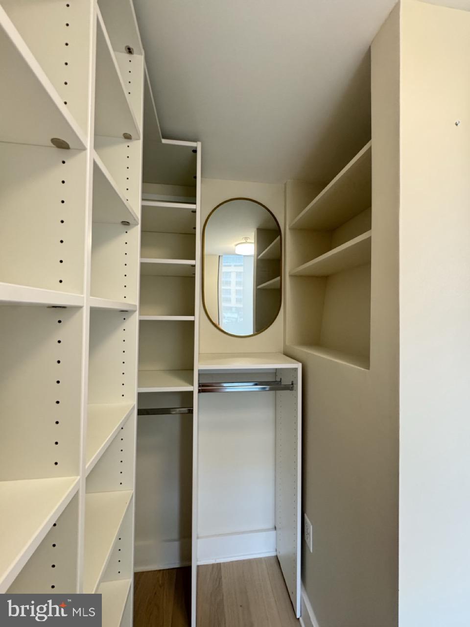 1211 VAN STREET SE TH-1H