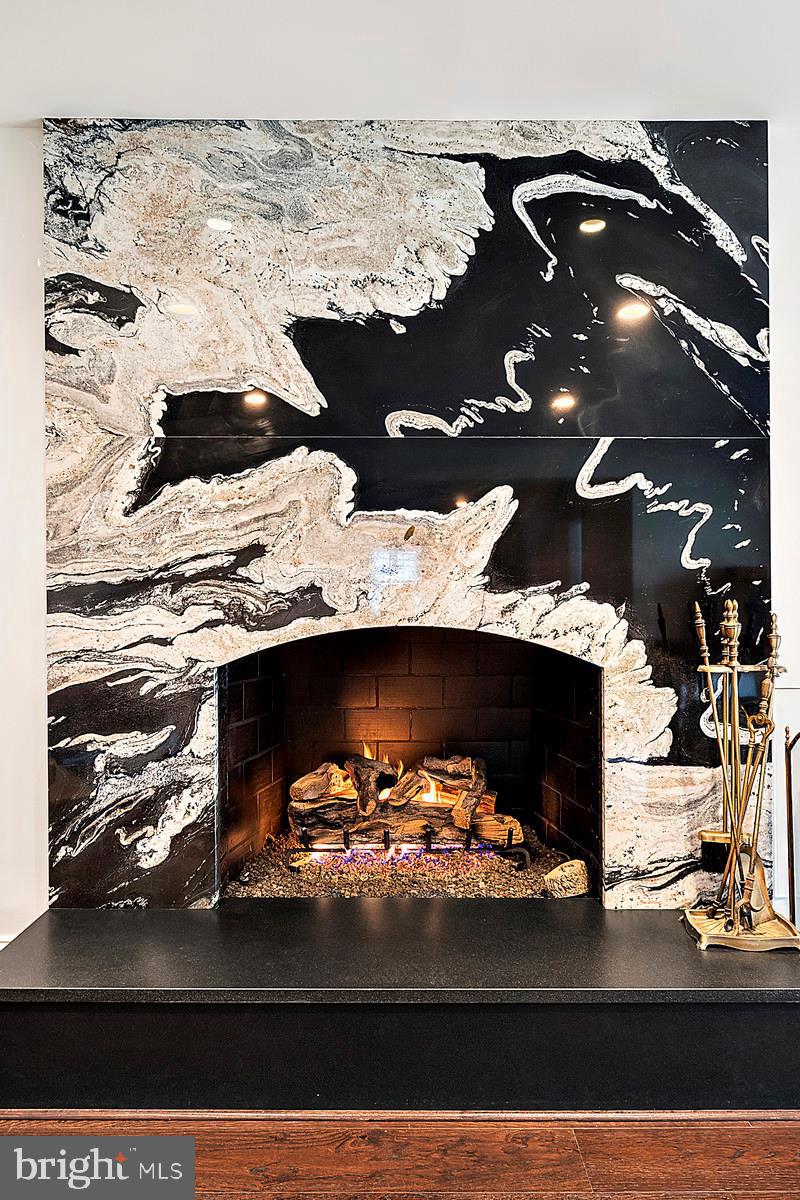 YORKTOWN - Residential